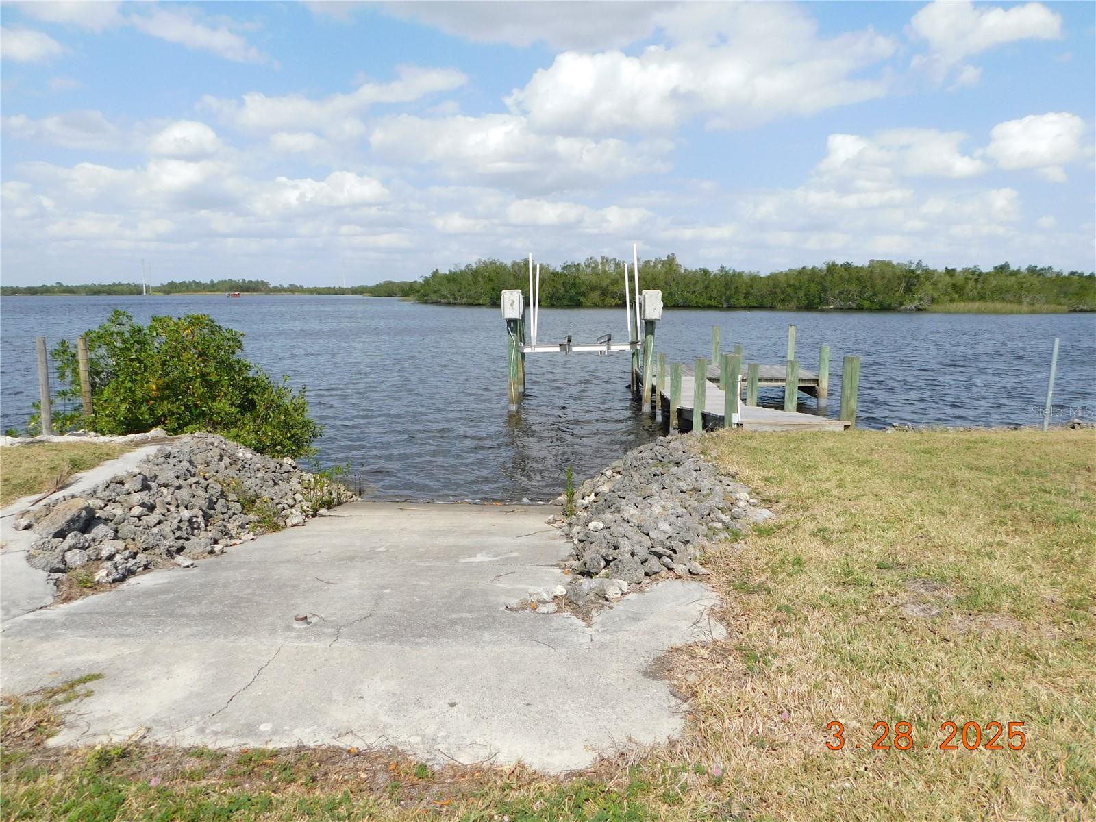 2404 HARBOUR DR, PUNTA GORDA, FL, 33983