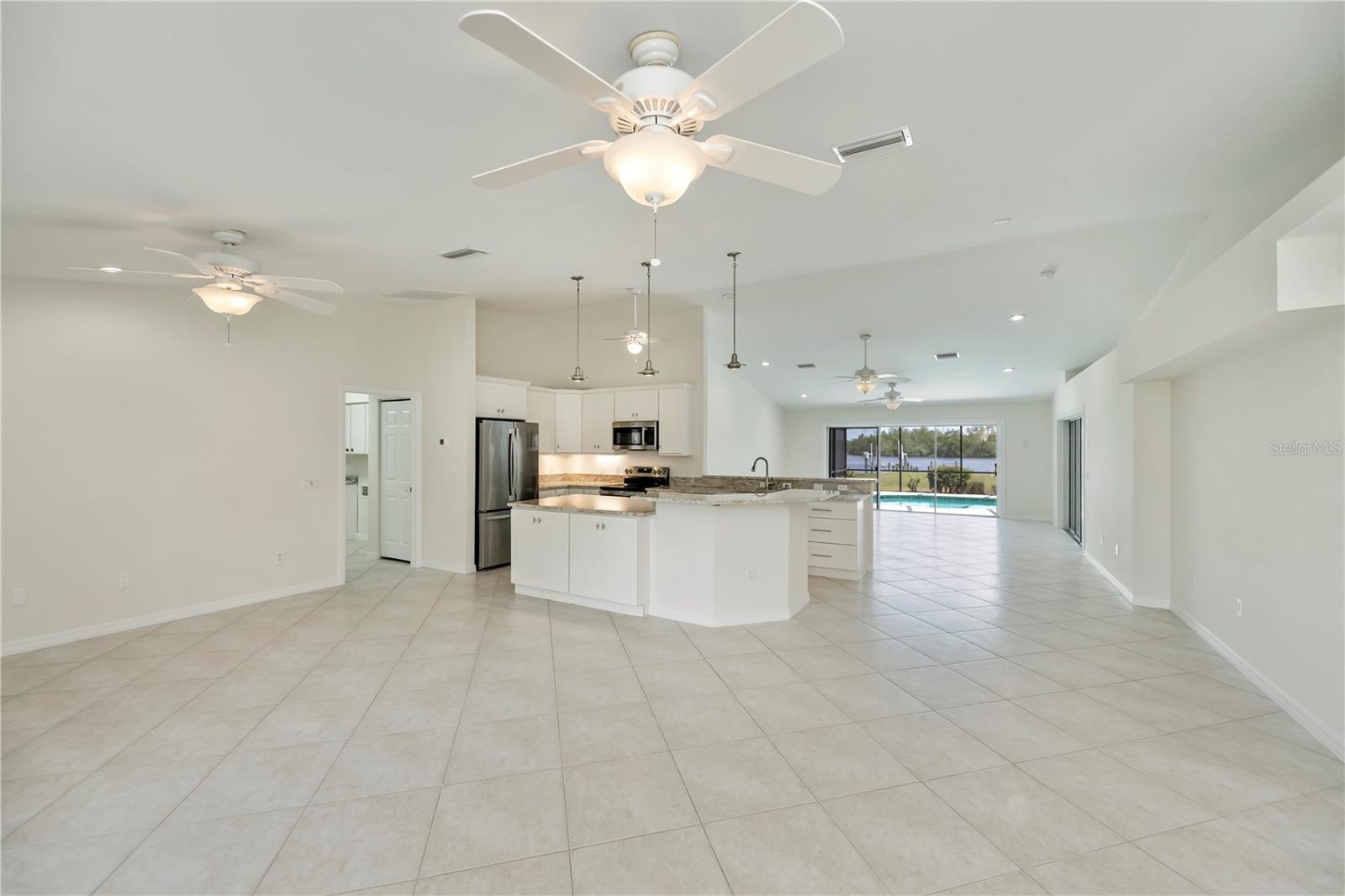 2404 HARBOUR DR, PUNTA GORDA, FL, 33983