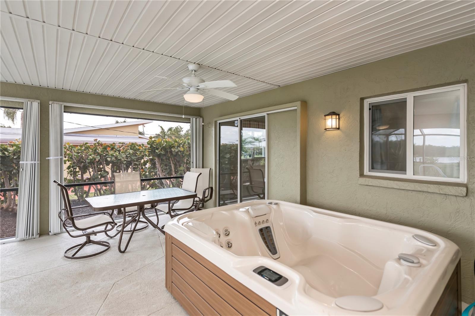 2404 HARBOUR DR, PUNTA GORDA, FL, 33983