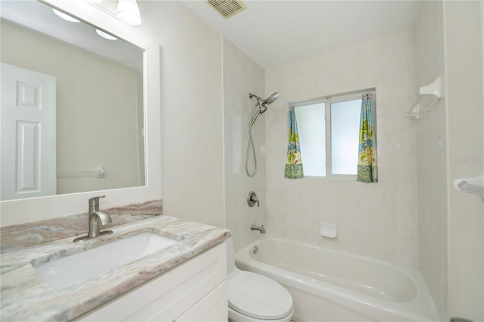 2404 HARBOUR DR, PUNTA GORDA, FL, 33983