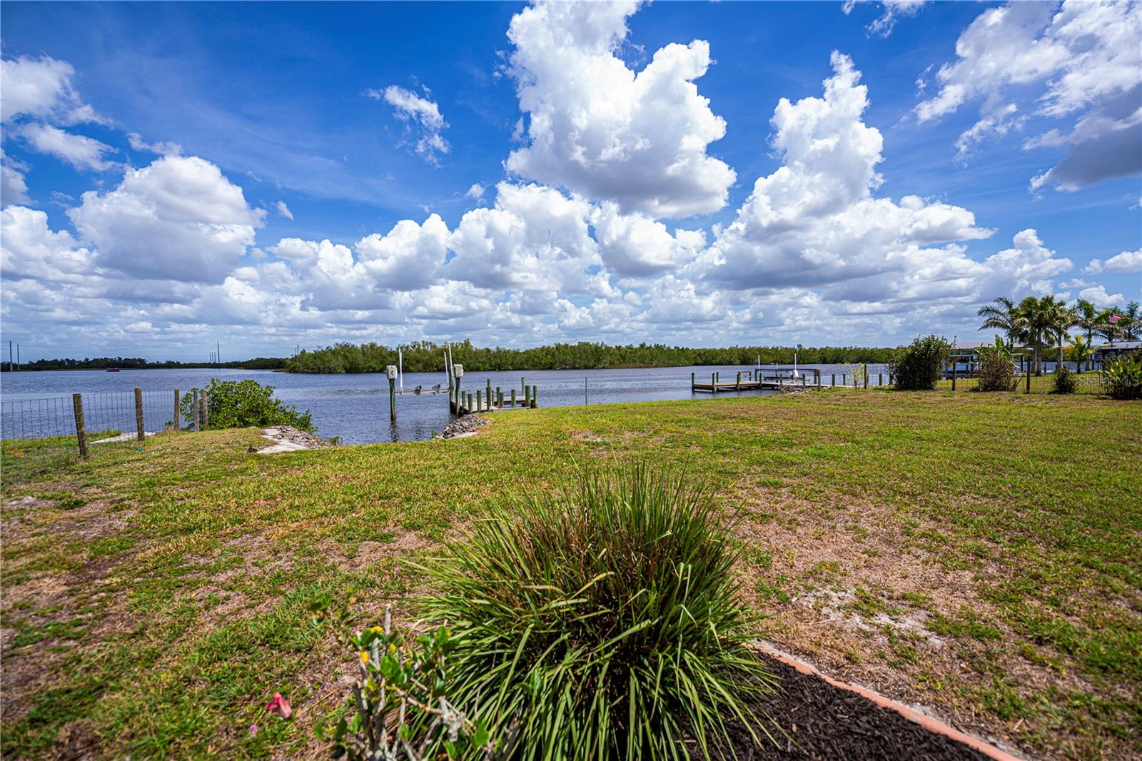 2404 HARBOUR DR, PUNTA GORDA, FL, 33983