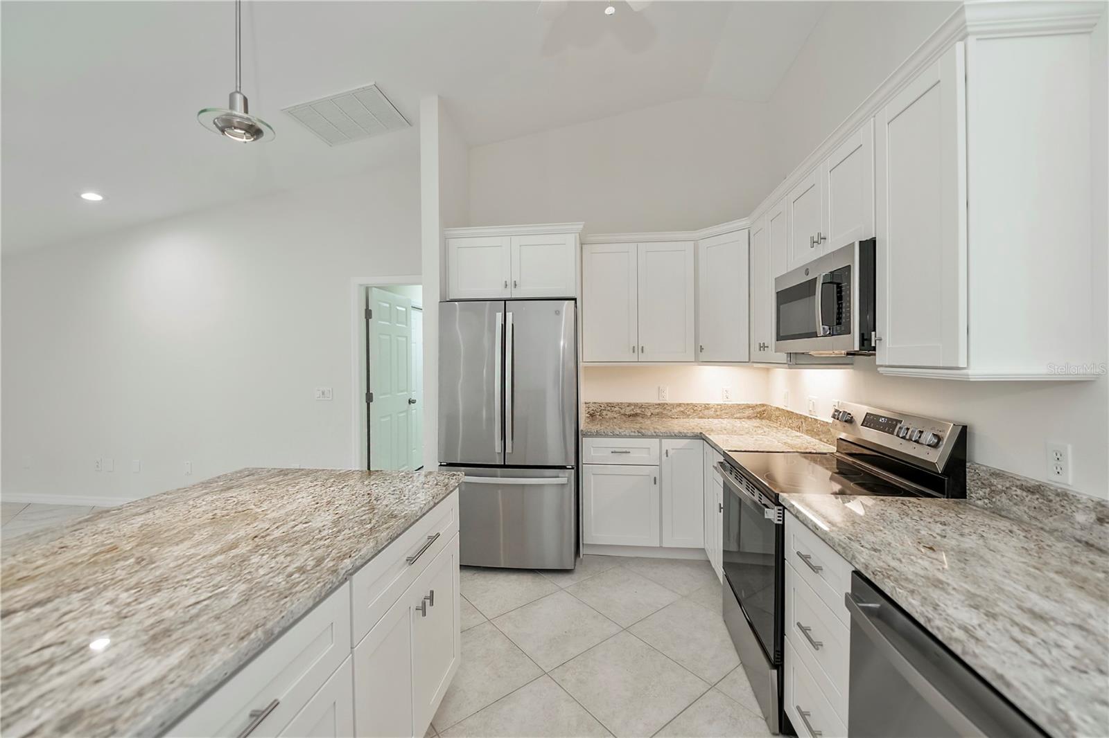 2404 HARBOUR DR, PUNTA GORDA, FL, 33983