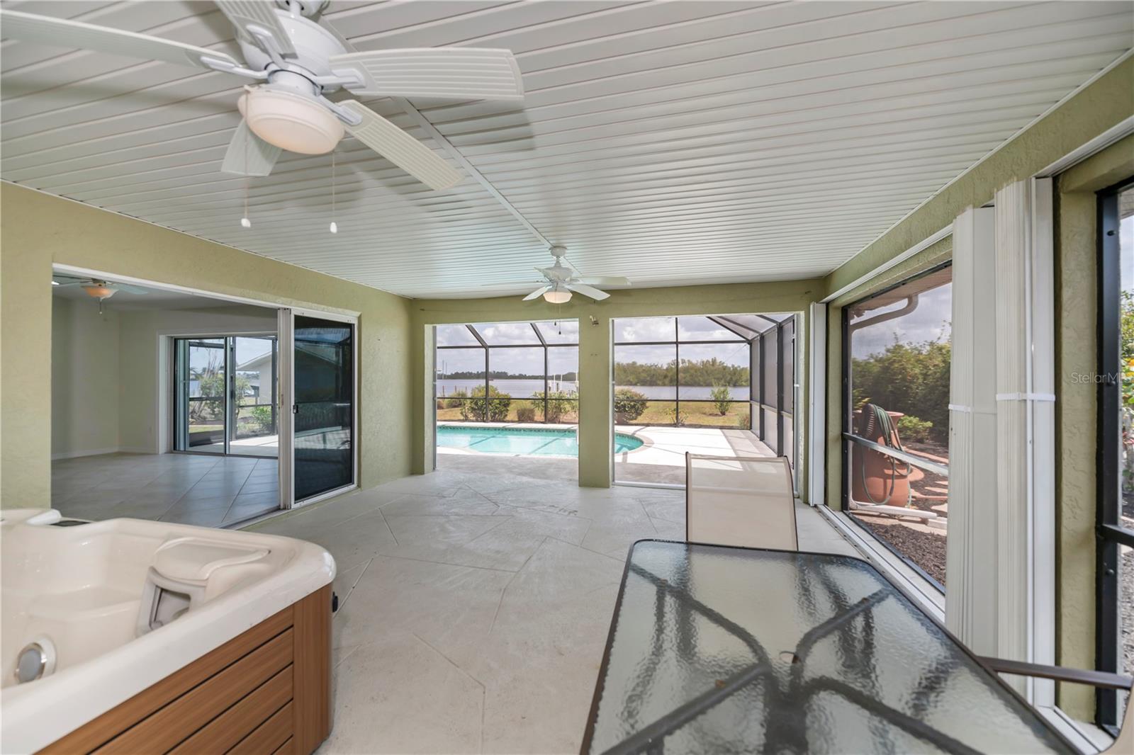 2404 HARBOUR DR, PUNTA GORDA, FL, 33983