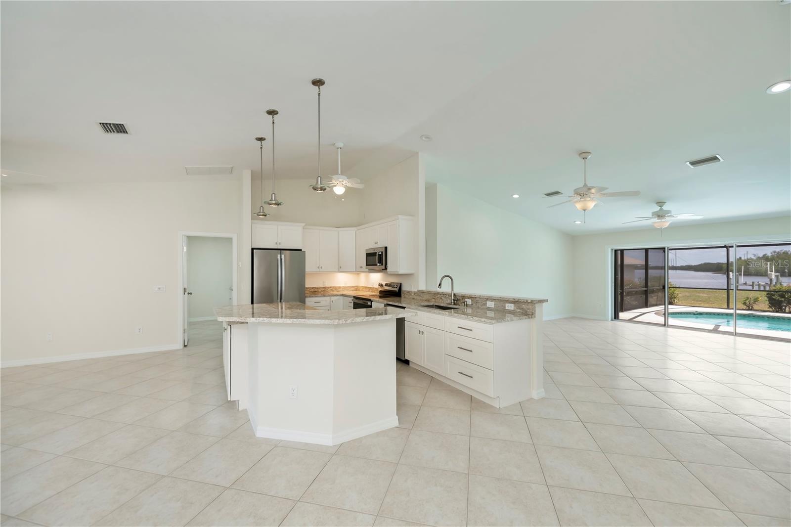 2404 HARBOUR DR, PUNTA GORDA, FL, 33983