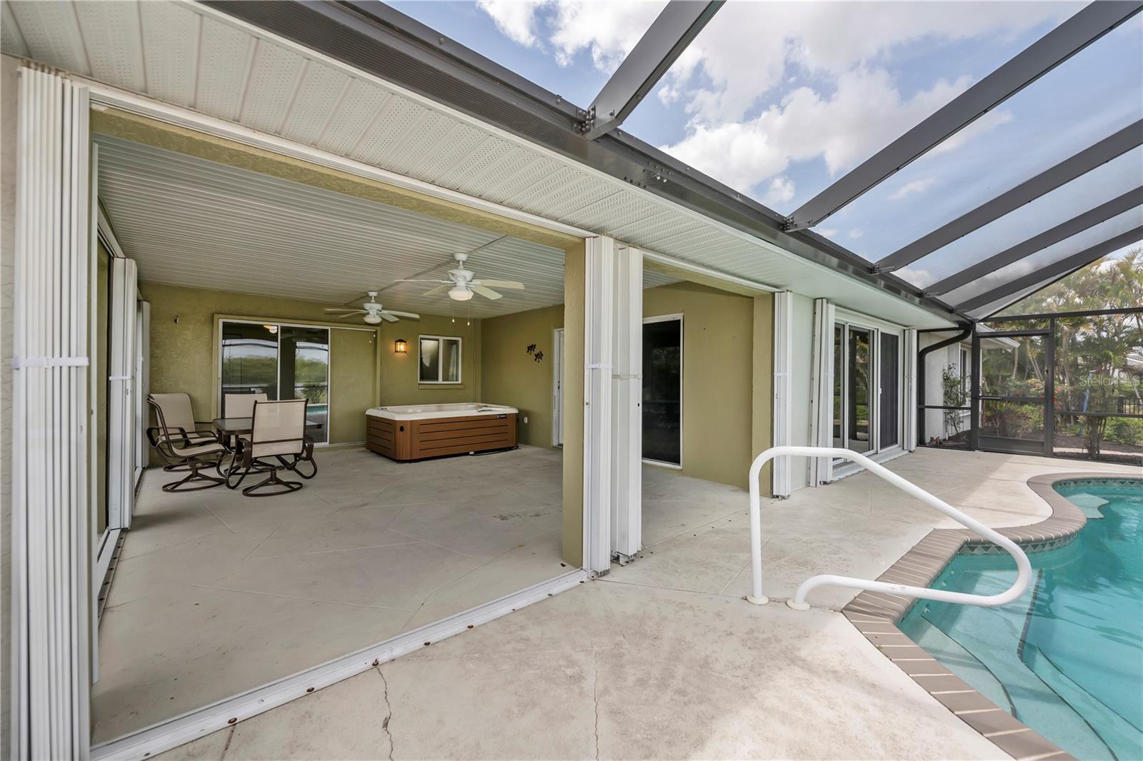 2404 HARBOUR DR, PUNTA GORDA, FL, 33983