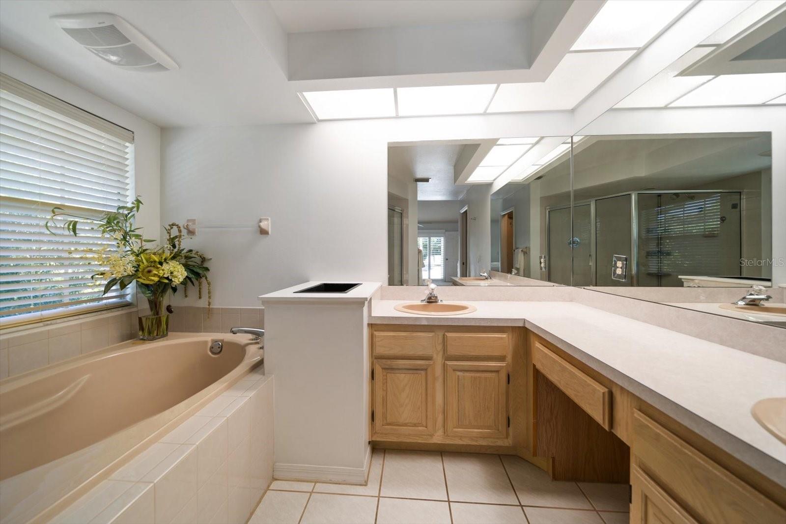 307 OLEANDER RD, BELLEAIR, FL, 33756