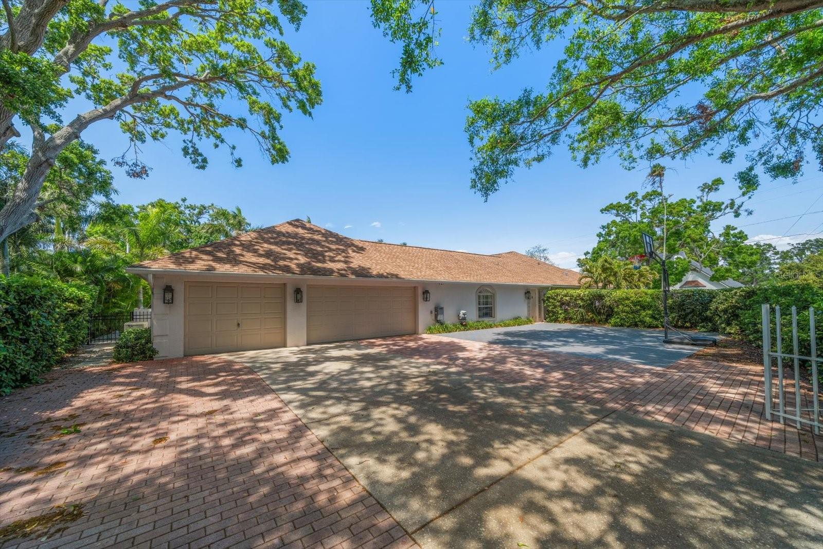 307 OLEANDER RD, BELLEAIR, FL, 33756