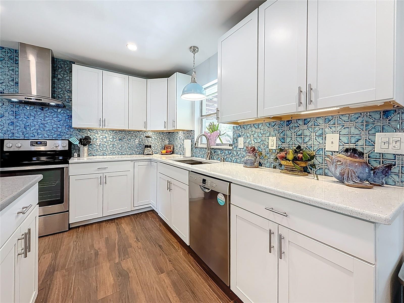 7030 DALKEITH AVE N, ST PETERSBURG, FL, 33709