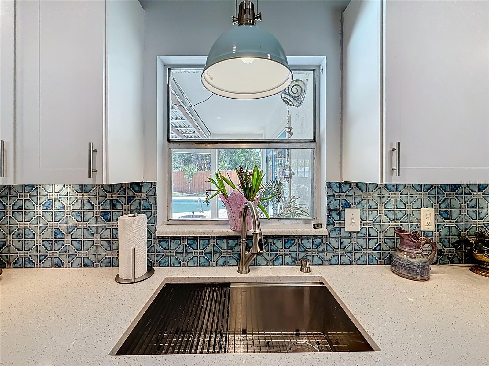 7030 DALKEITH AVE N, ST PETERSBURG, FL, 33709