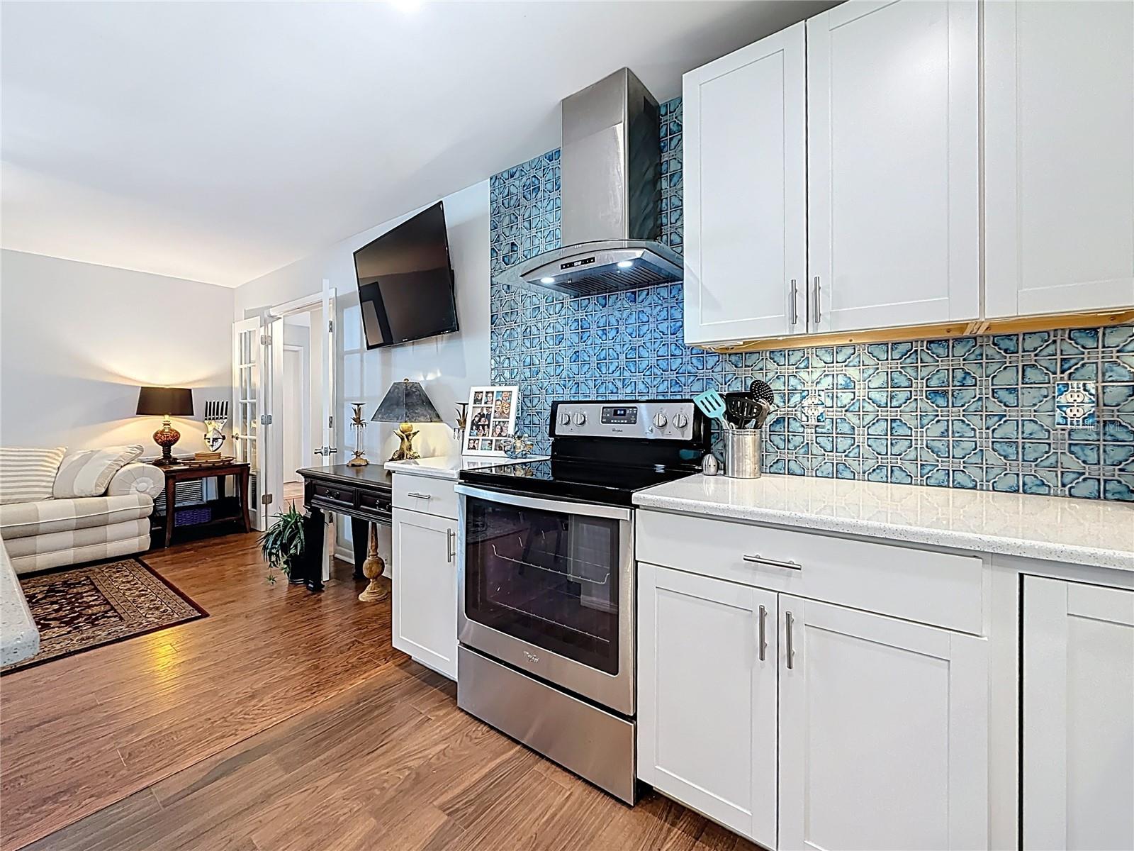 7030 DALKEITH AVE N, ST PETERSBURG, FL, 33709