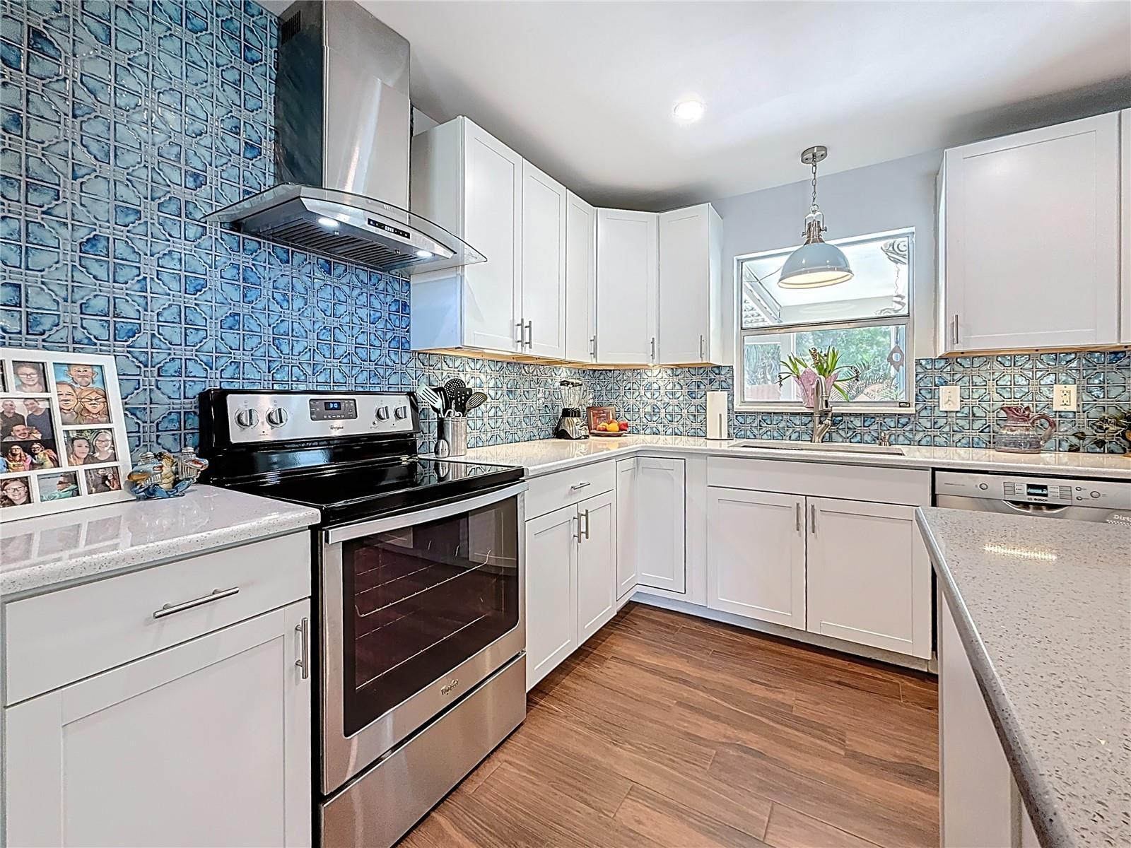 7030 DALKEITH AVE N, ST PETERSBURG, FL, 33709