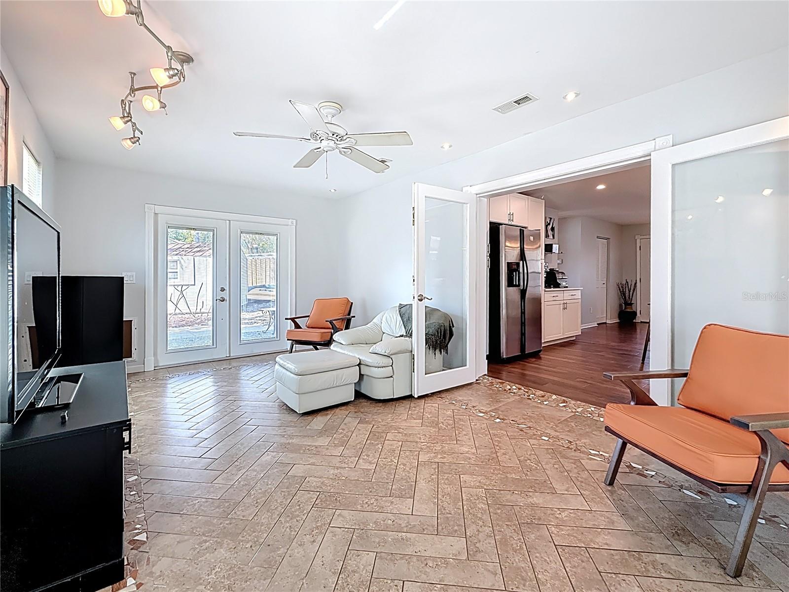 7030 DALKEITH AVE N, ST PETERSBURG, FL, 33709