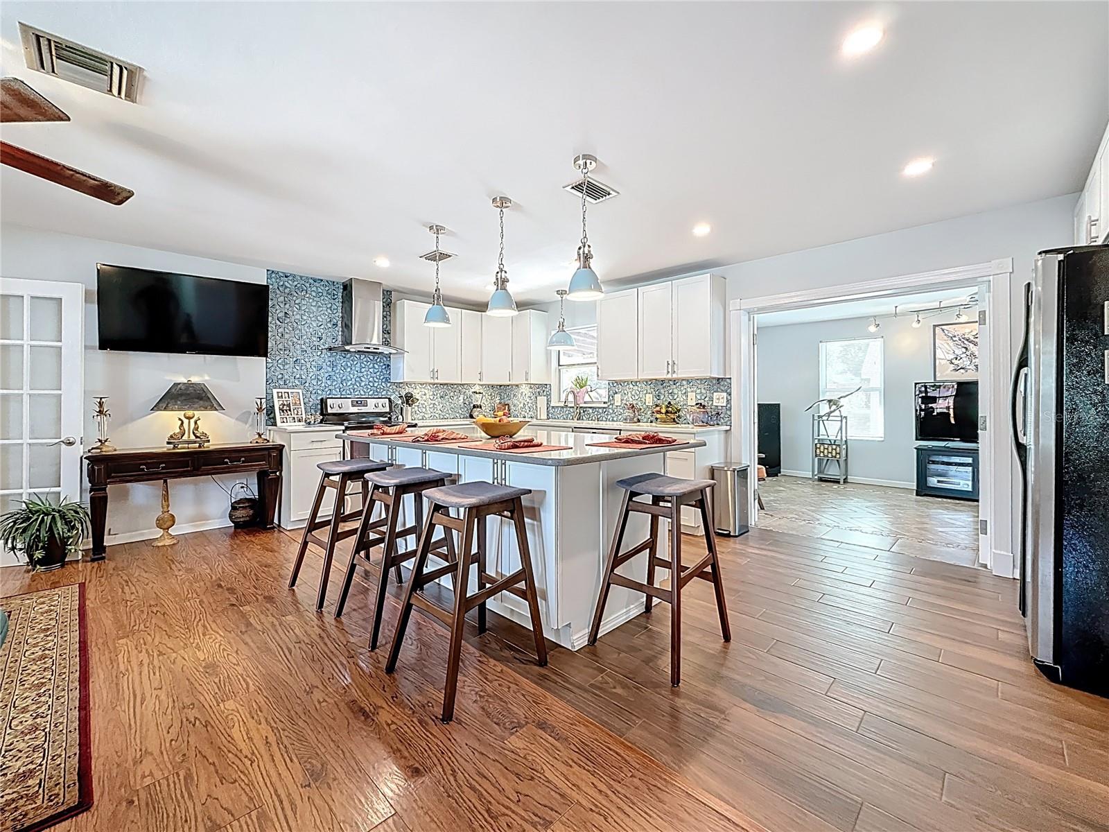 7030 DALKEITH AVE N, ST PETERSBURG, FL, 33709