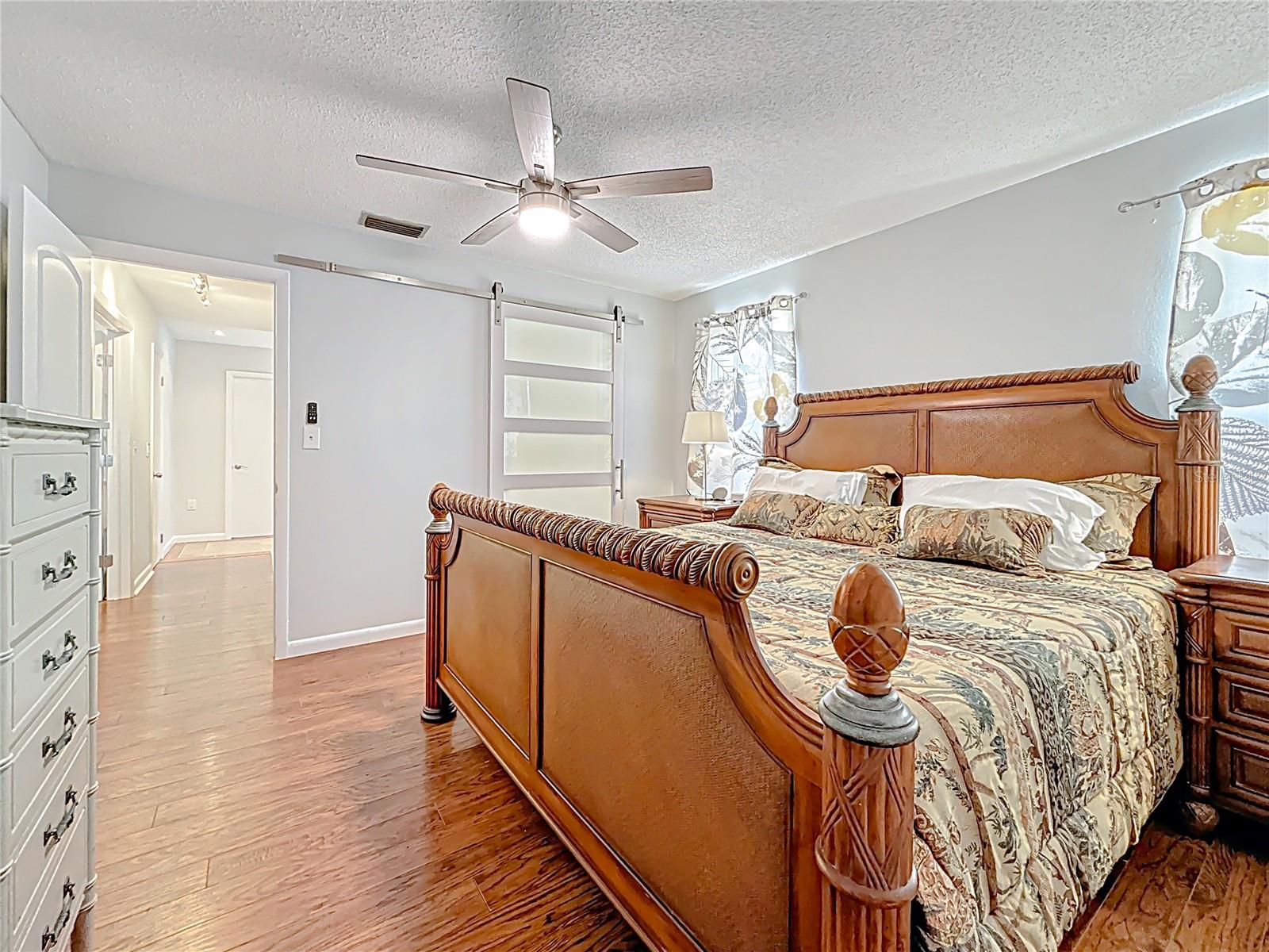 7030 DALKEITH AVE N, ST PETERSBURG, FL, 33709