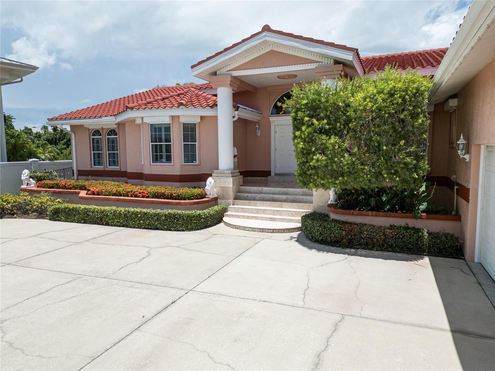 320 BATH CLUB BLVD S, NORTH REDINGTON BEACH, FL, 33708