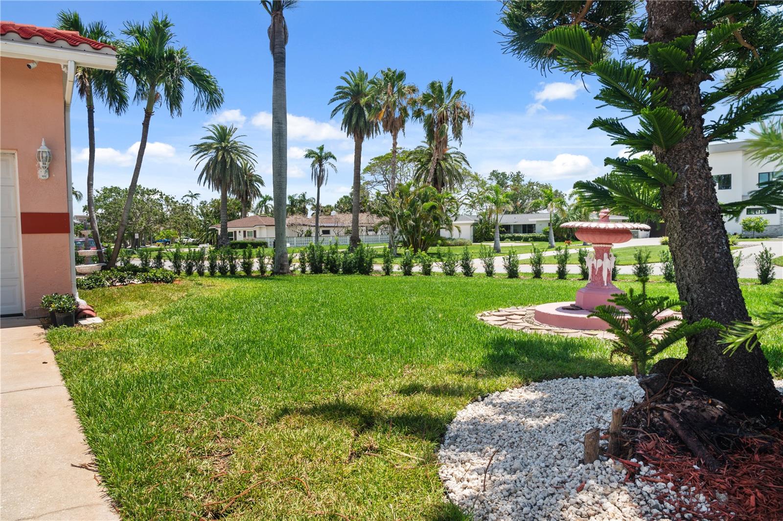 320 BATH CLUB BLVD S, NORTH REDINGTON BEACH, FL, 33708