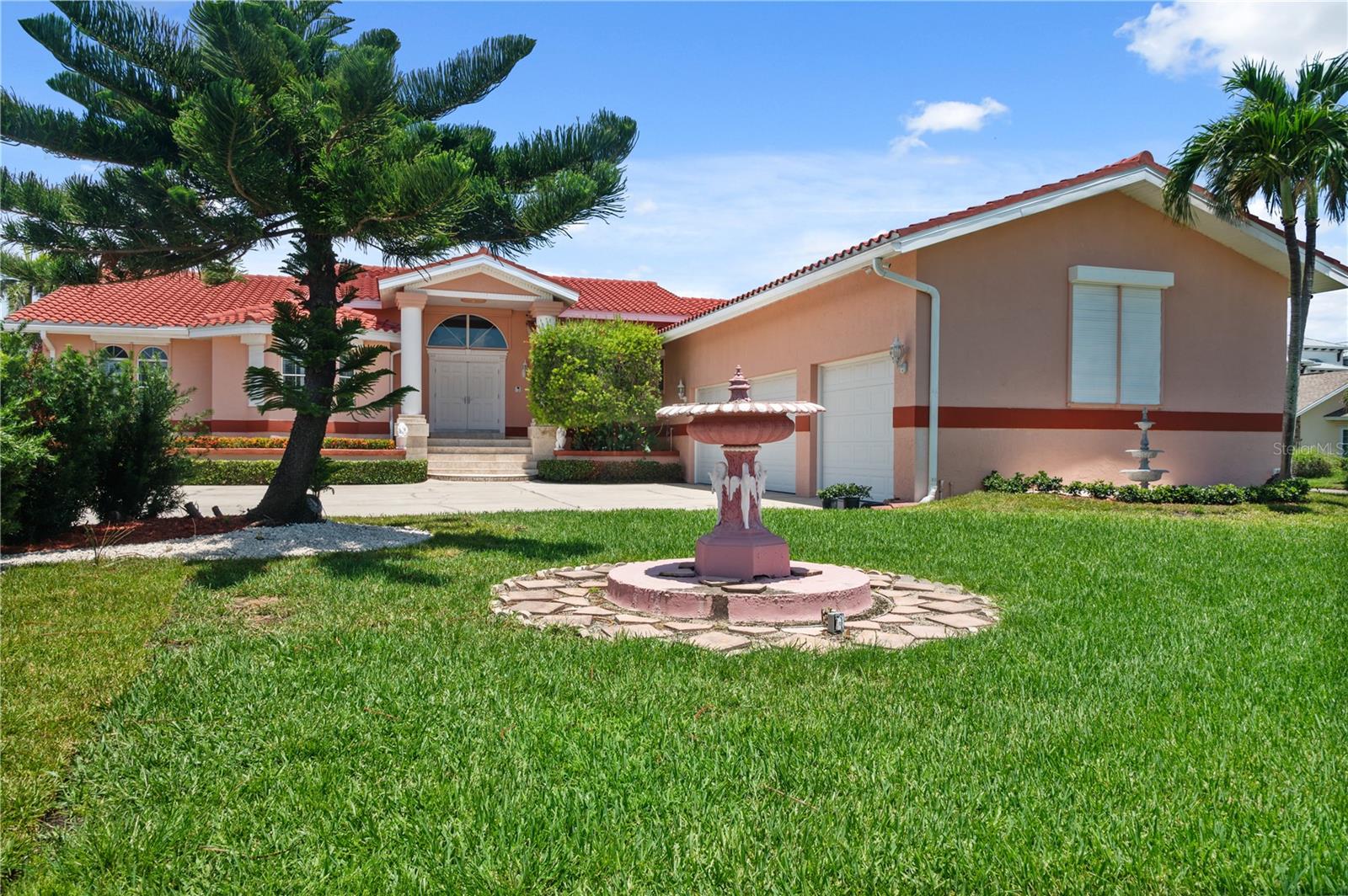 320 BATH CLUB BLVD S, NORTH REDINGTON BEACH, FL, 33708