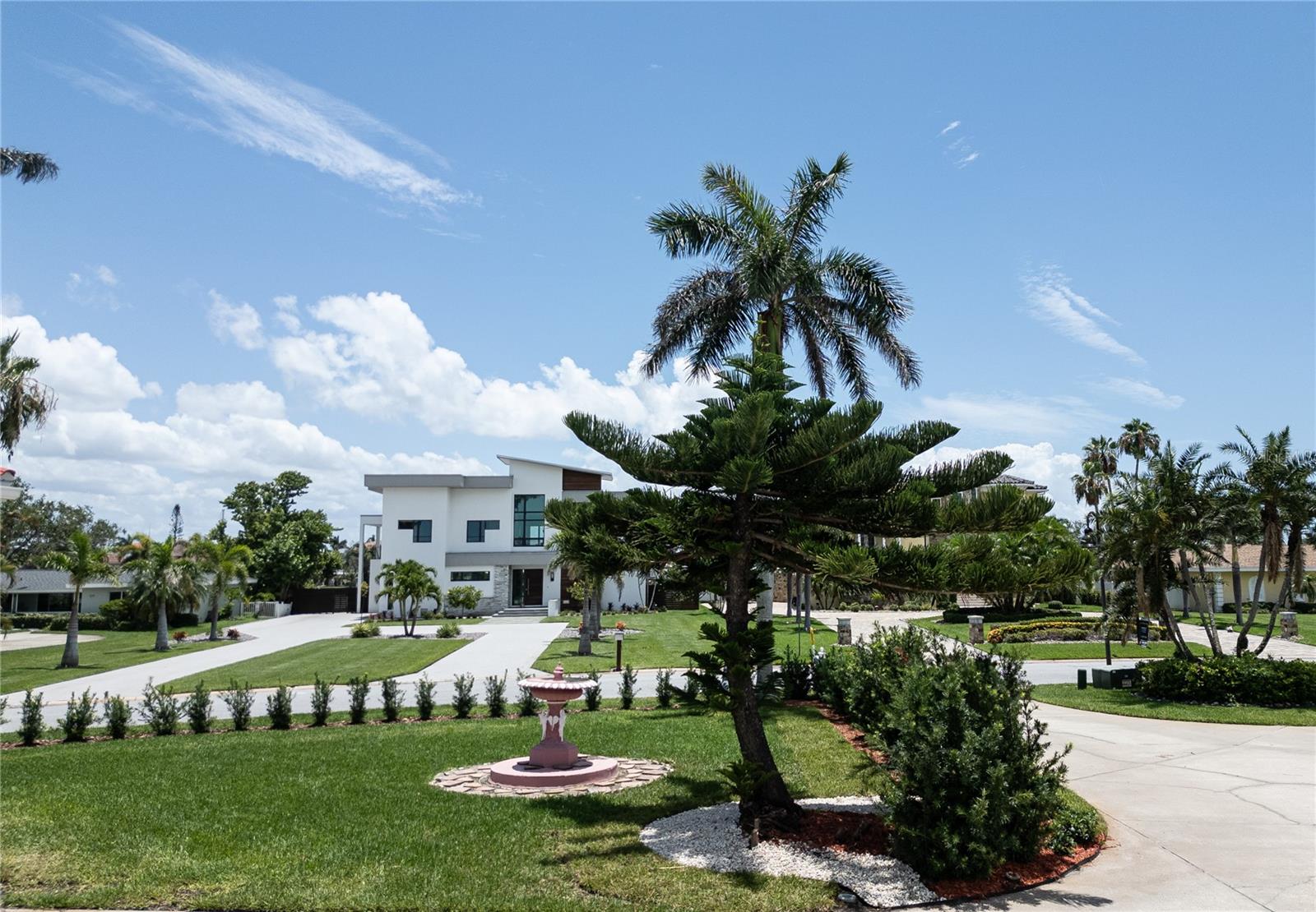 320 BATH CLUB BLVD S, NORTH REDINGTON BEACH, FL, 33708