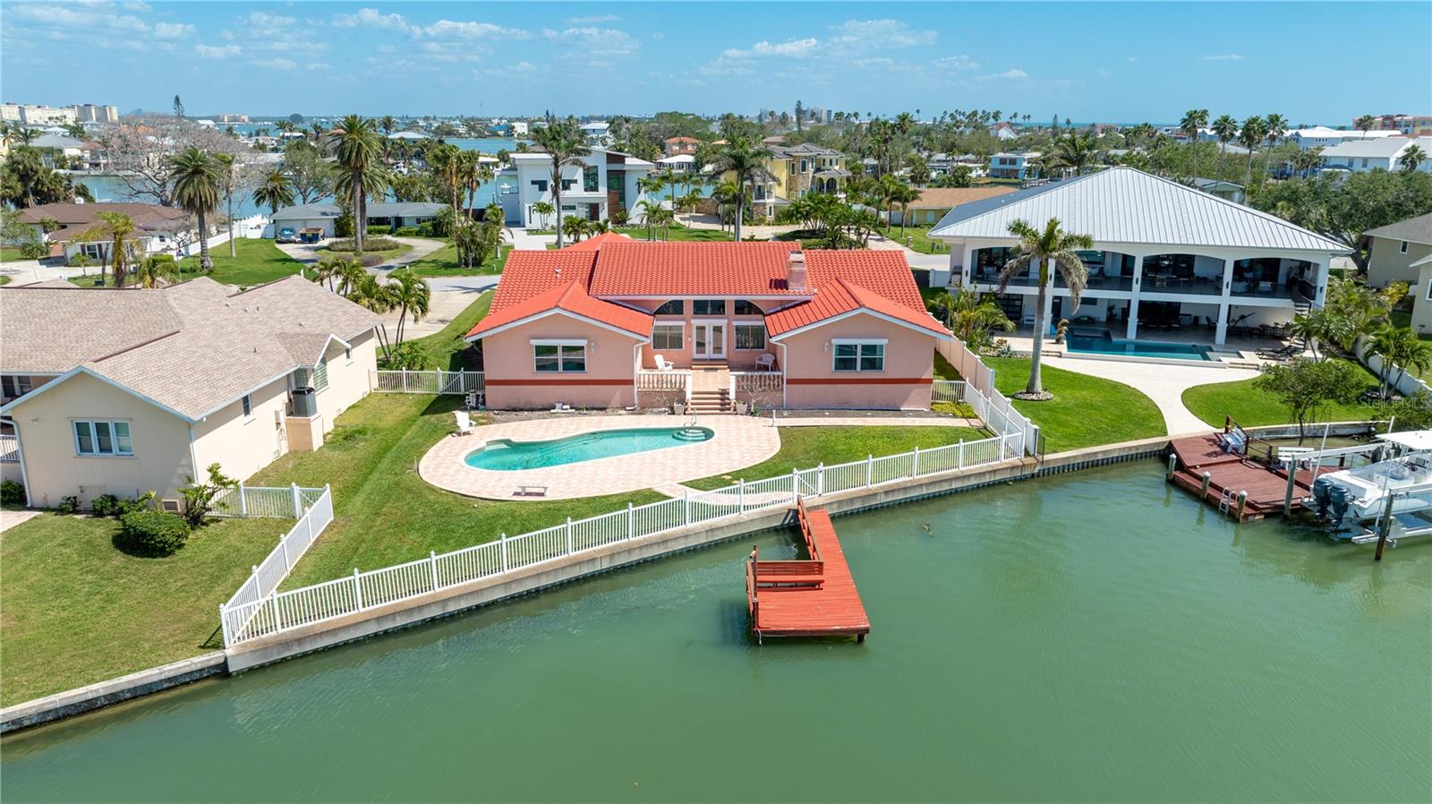 320 BATH CLUB BLVD S, NORTH REDINGTON BEACH, FL, 33708