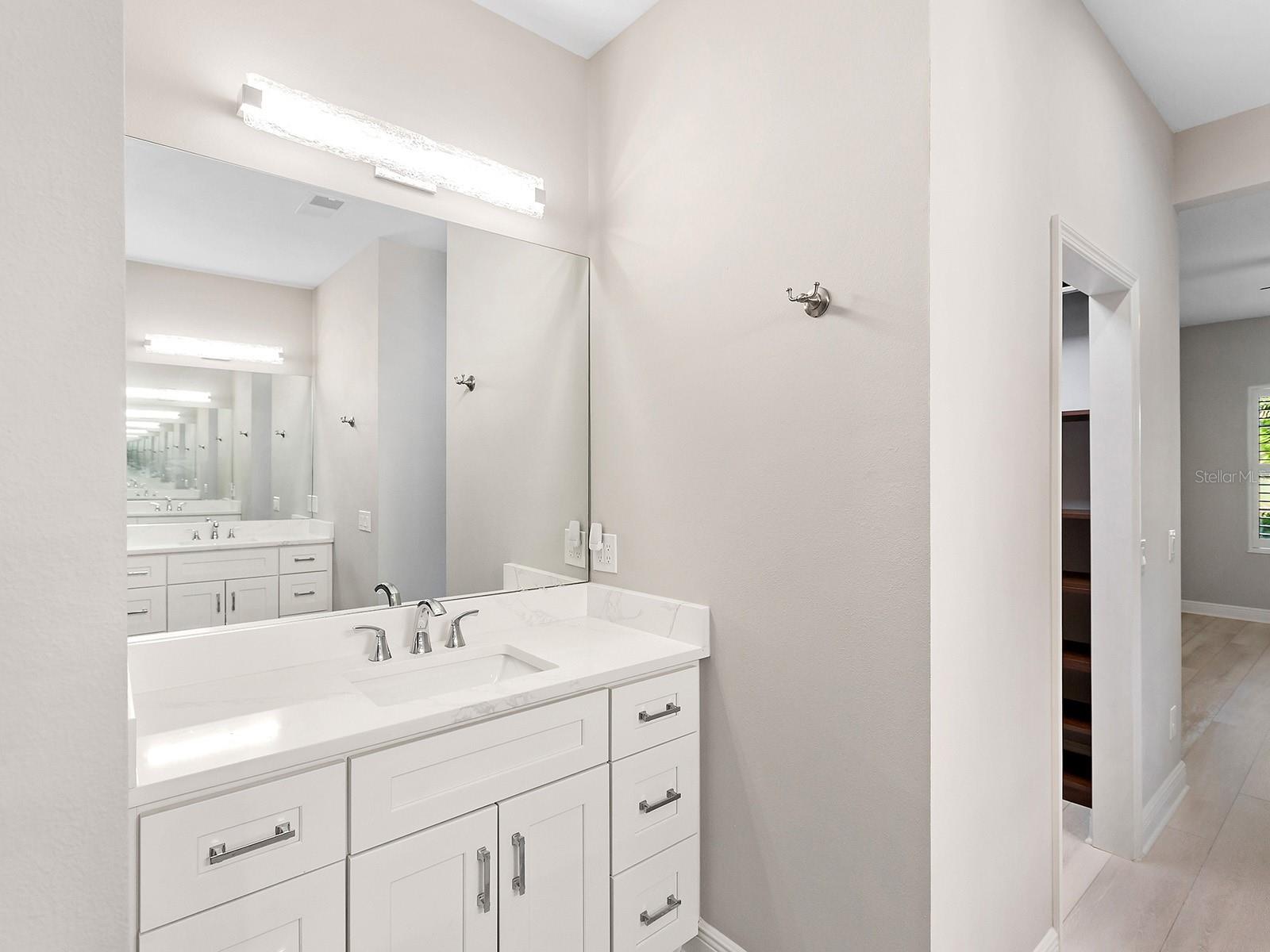 8142 MIRAMAR WAY #71, LAKEWOOD RANCH, FL, 34202