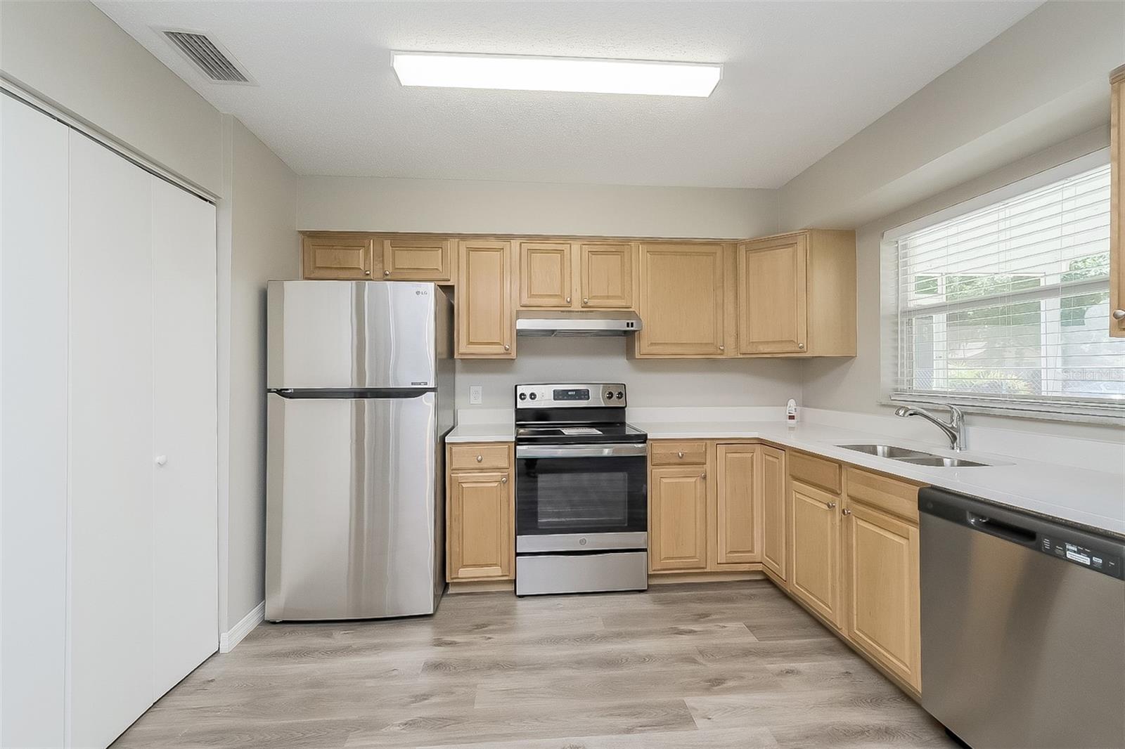 903 S EMPIRE ST, PLANT CITY, FL, 33563