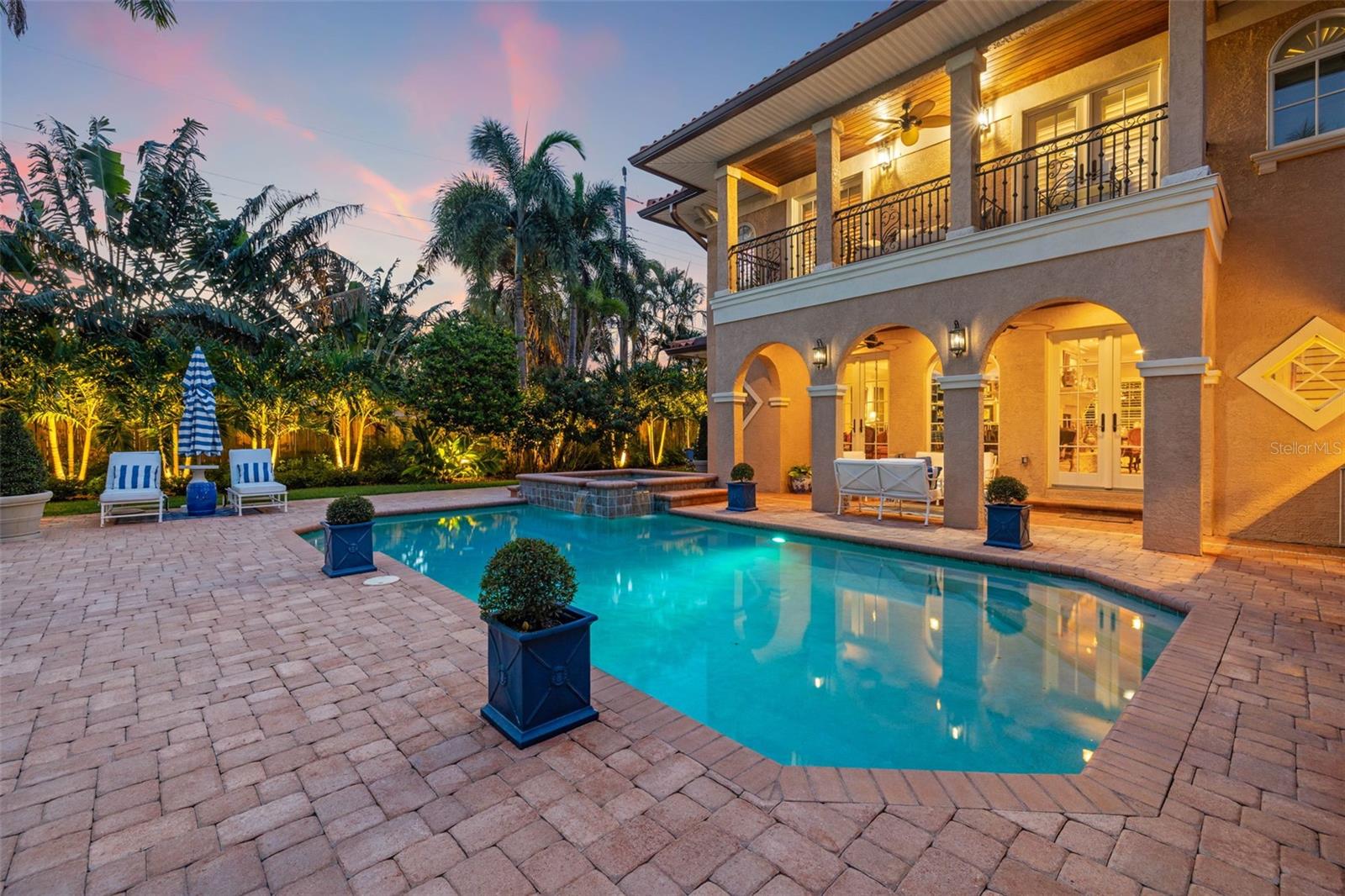 1124 SEVILLE LN NE, ST PETERSBURG, FL, 33704