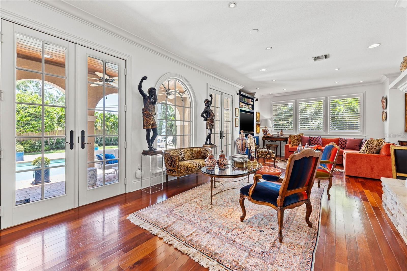 1124 SEVILLE LN NE, ST PETERSBURG, FL, 33704