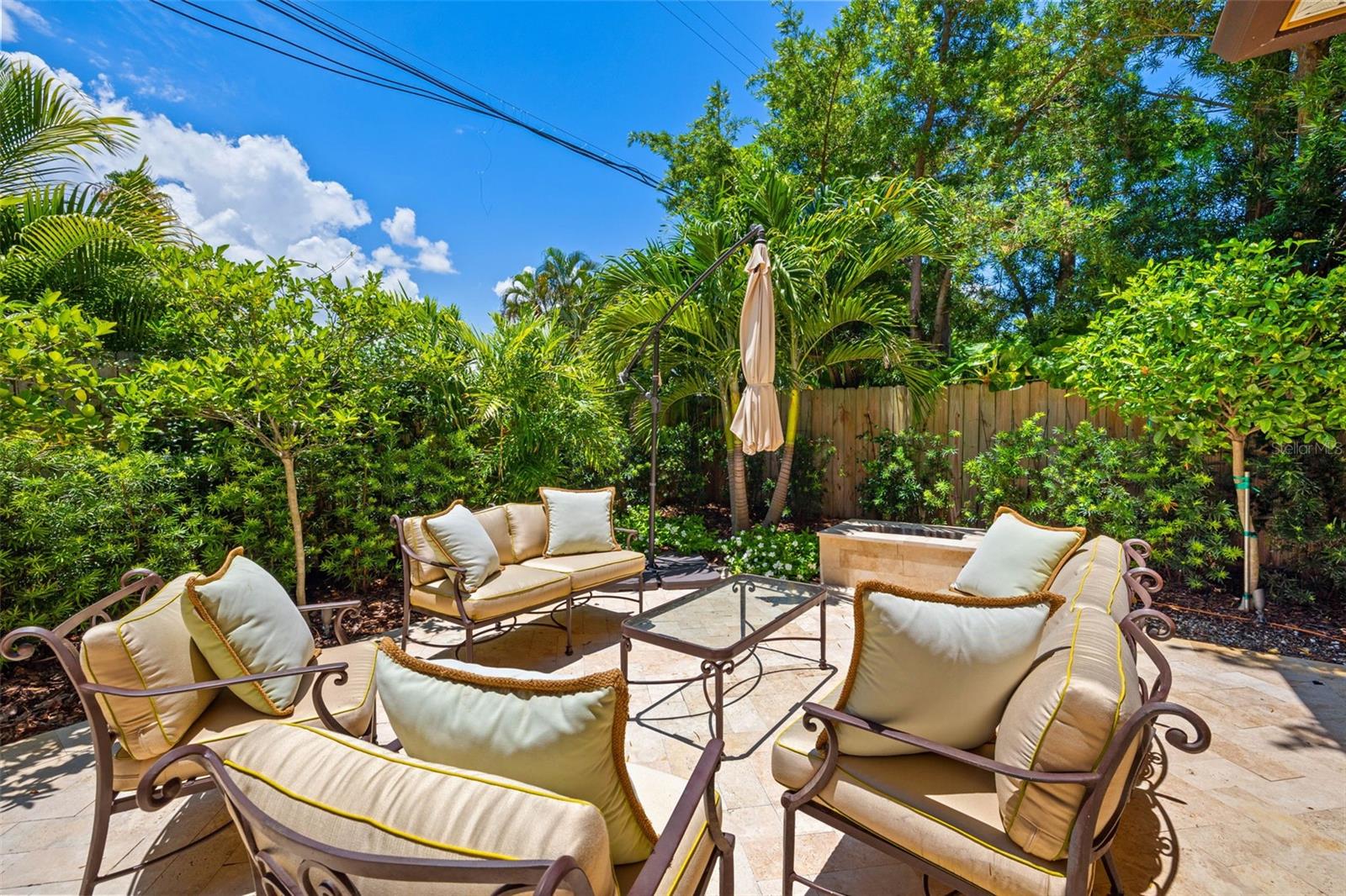 1124 SEVILLE LN NE, ST PETERSBURG, FL, 33704