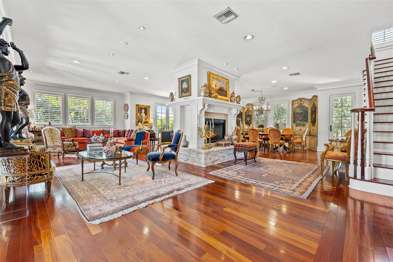 1124 SEVILLE LN NE, ST PETERSBURG, FL, 33704