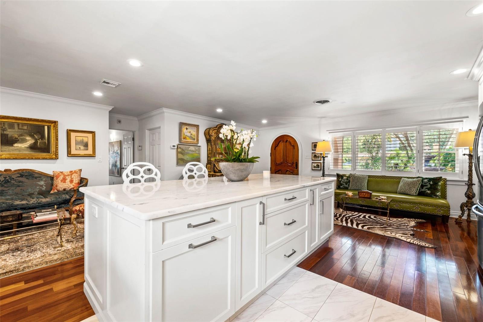 1124 SEVILLE LN NE, ST PETERSBURG, FL, 33704