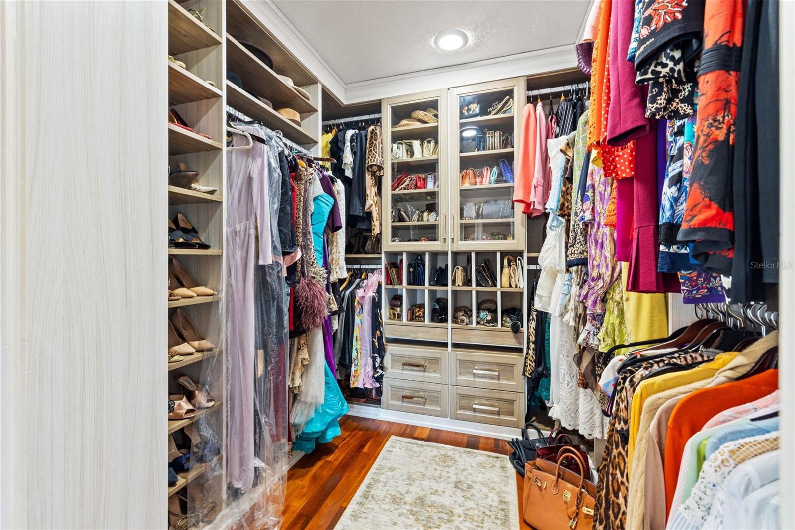1124 SEVILLE LN NE, ST PETERSBURG, FL, 33704