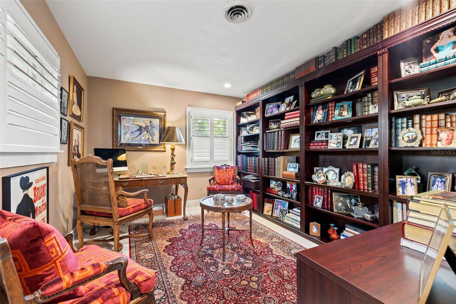 1124 SEVILLE LN NE, ST PETERSBURG, FL, 33704