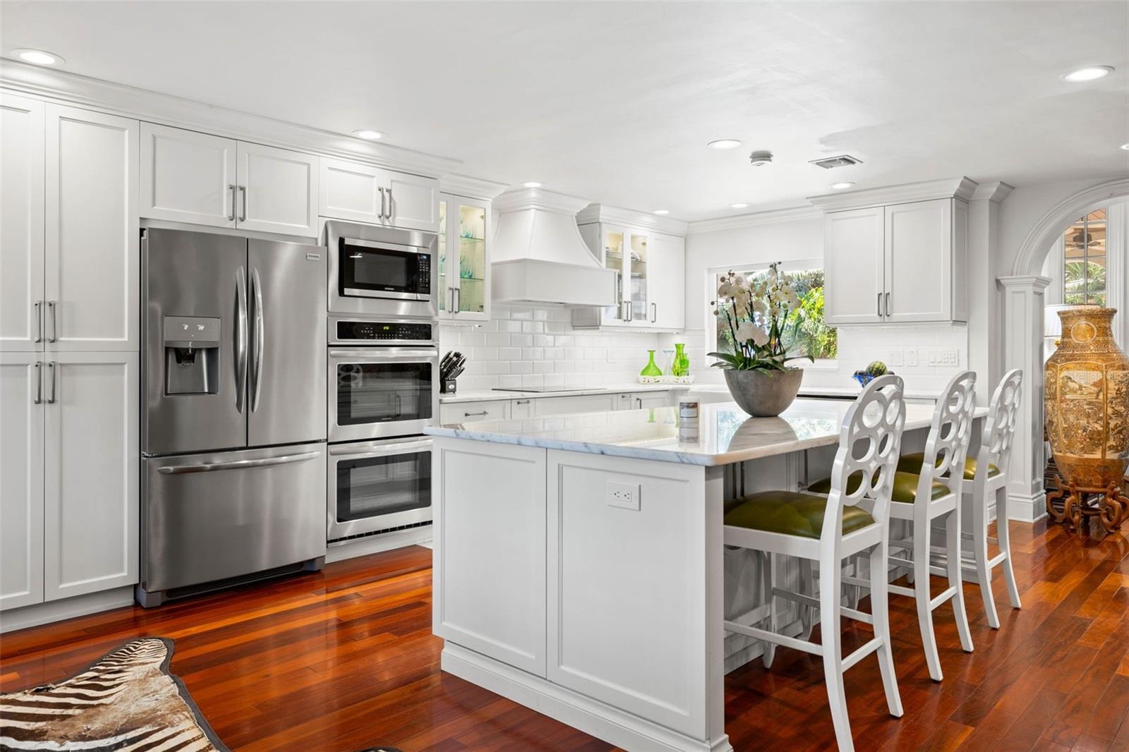 1124 SEVILLE LN NE, ST PETERSBURG, FL, 33704