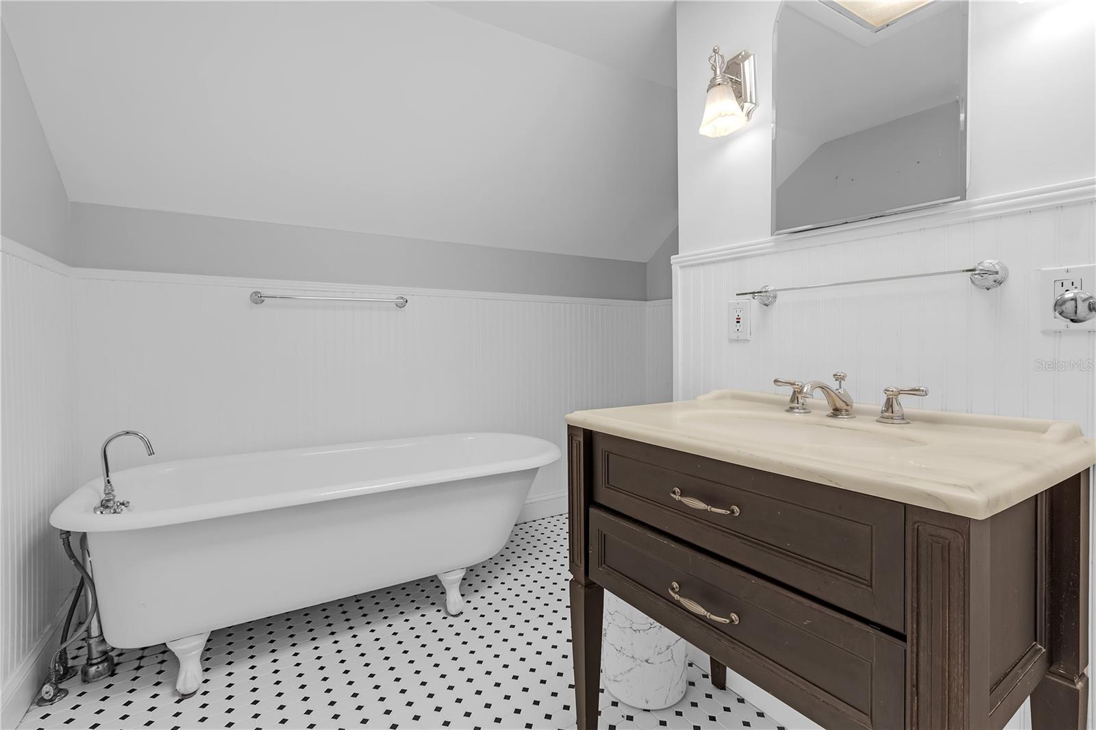 5410 N SEMINOLE AVE, TAMPA, FL, 33604