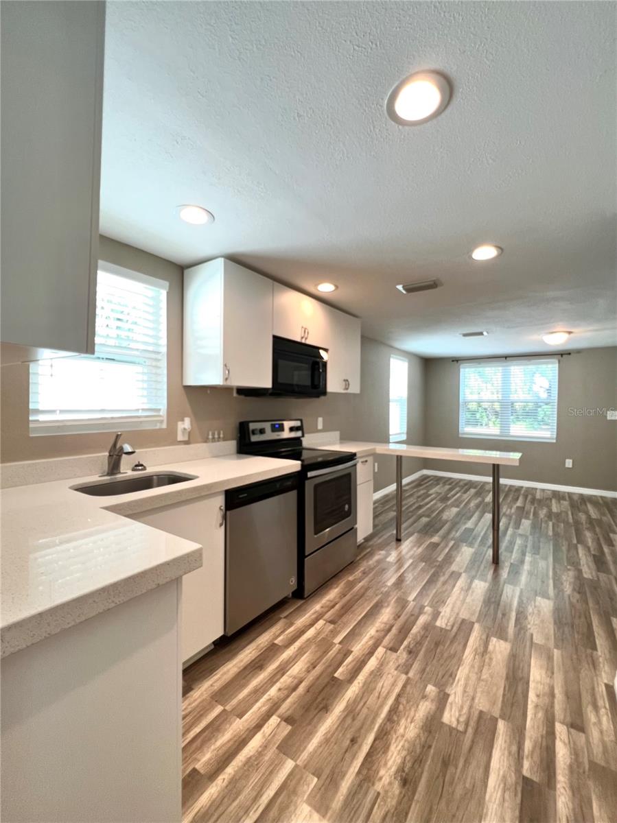 3720 W ELROD AVE, TAMPA, FL, 33611