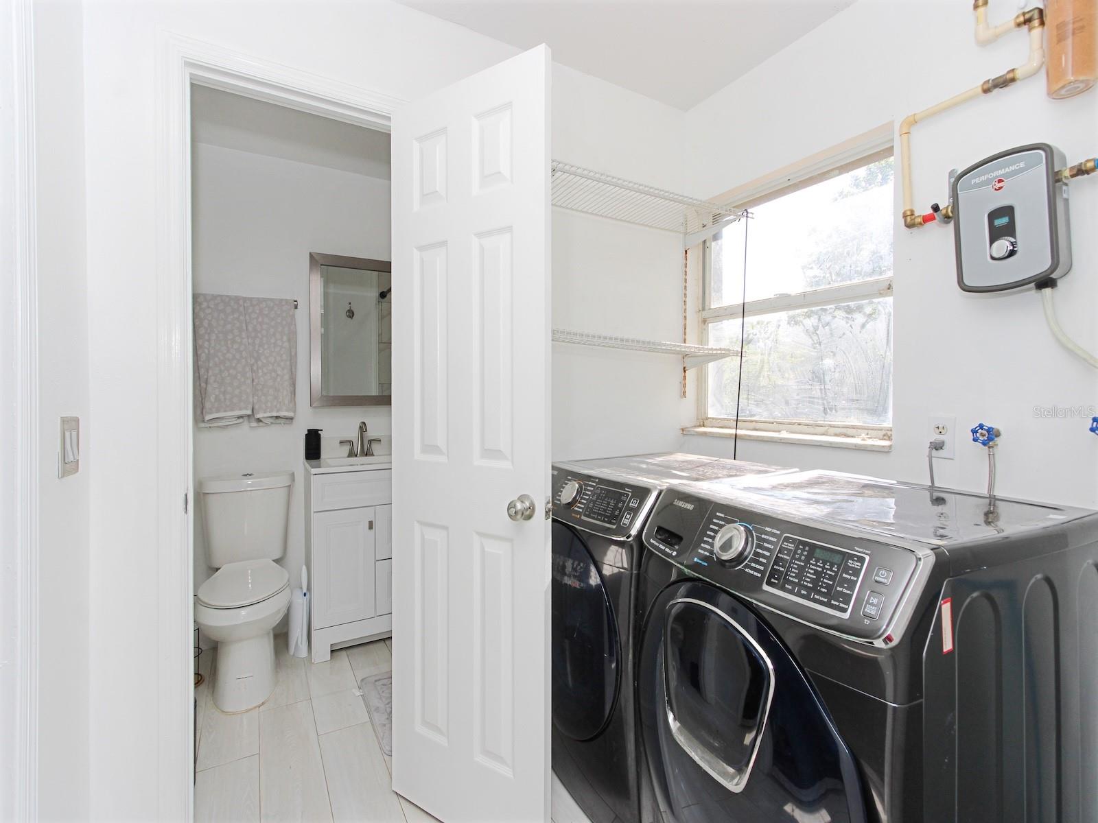 942 HAAS AVE, APOPKA, FL, 32703