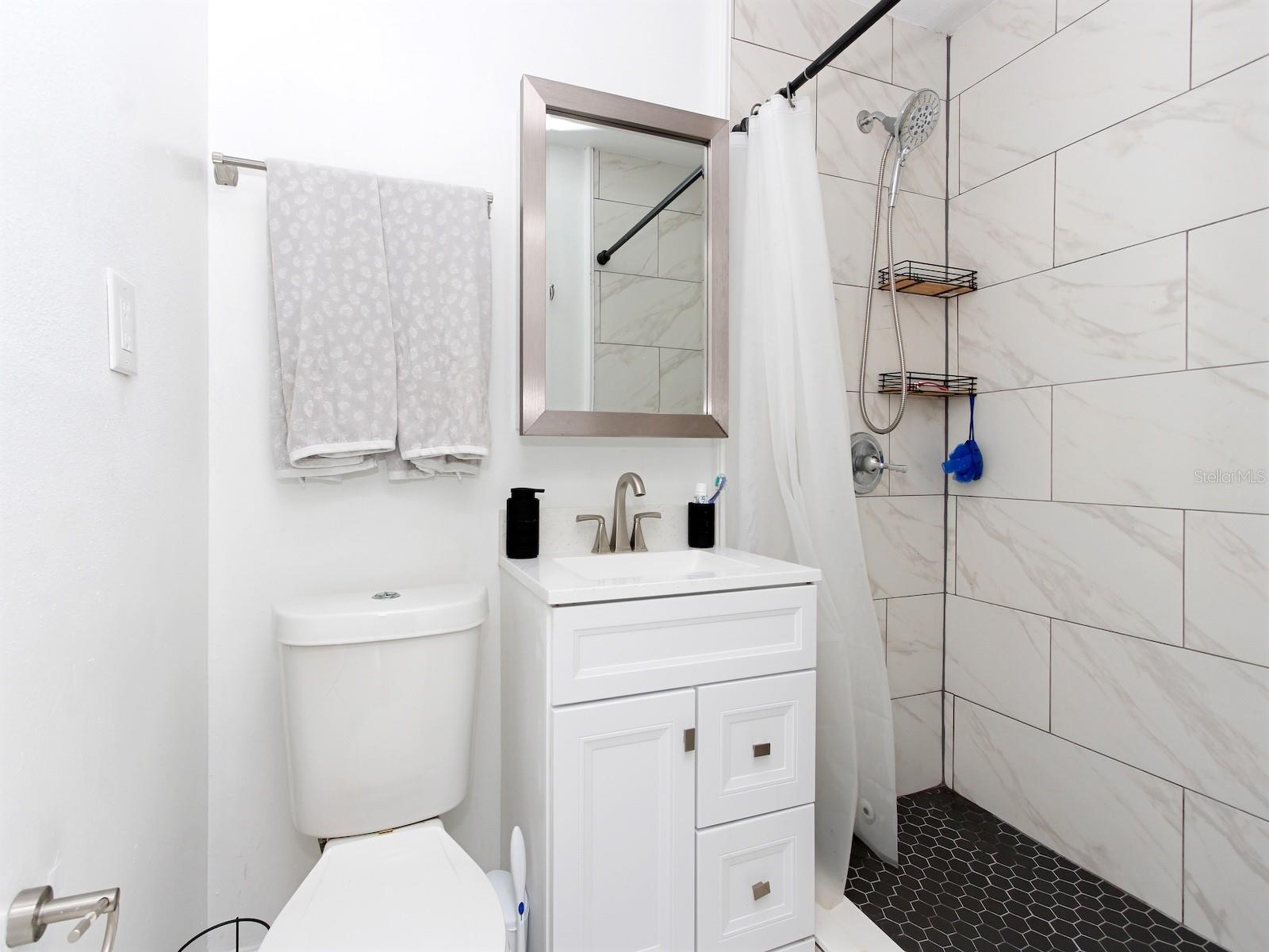 942 HAAS AVE, APOPKA, FL, 32703