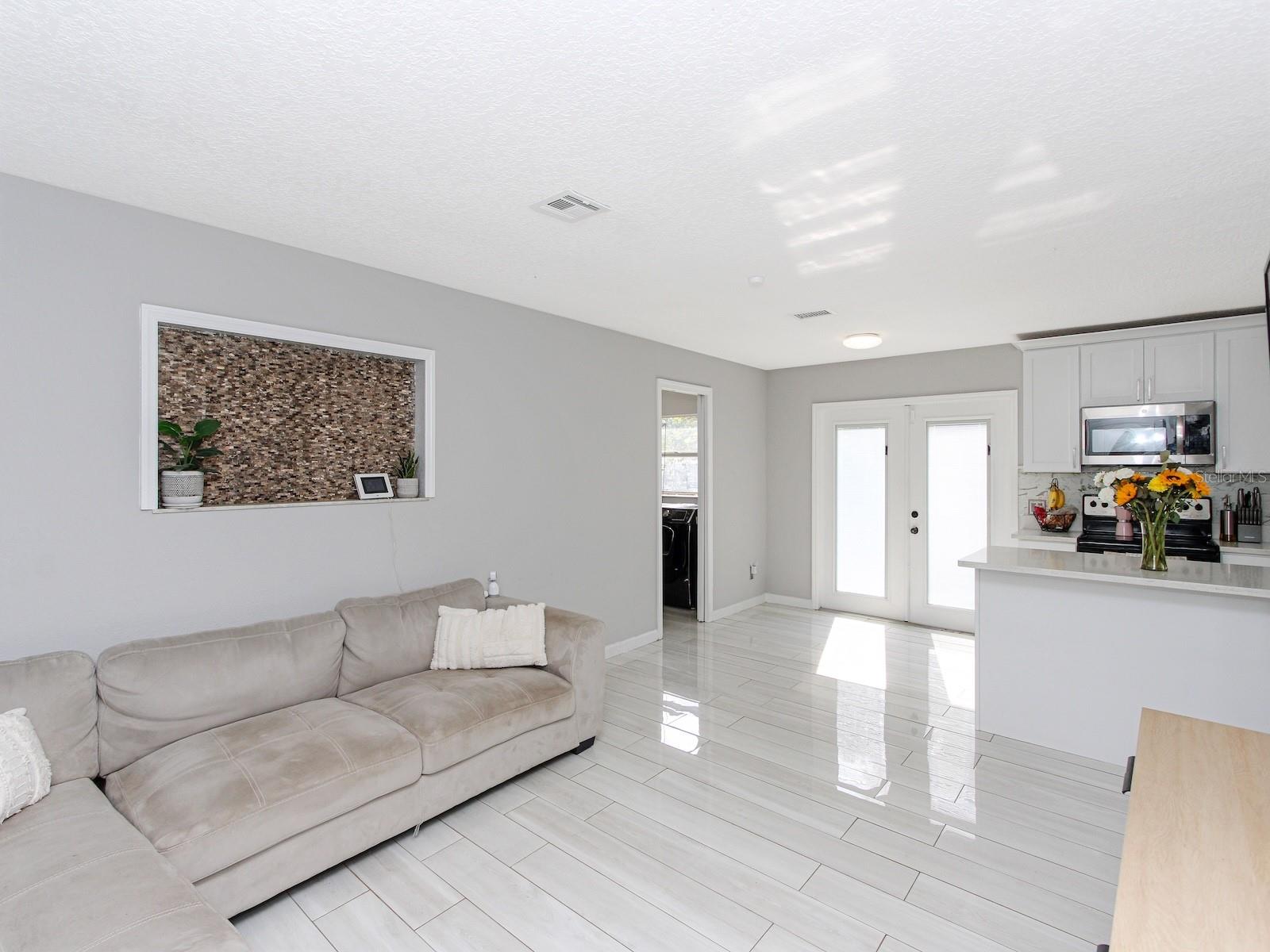 942 HAAS AVE, APOPKA, FL, 32703