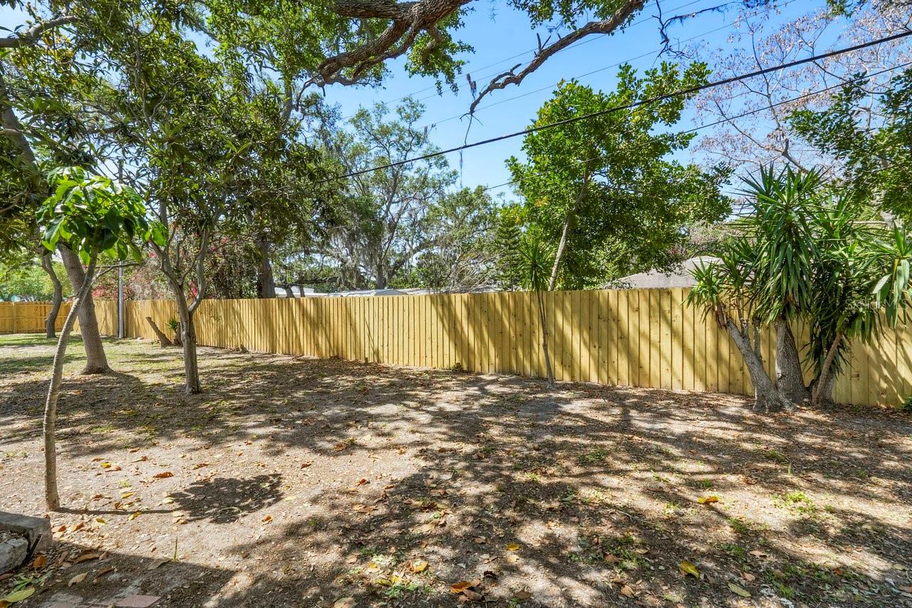 1410 SAN CHARLES DR, DUNEDIN, FL, 34698