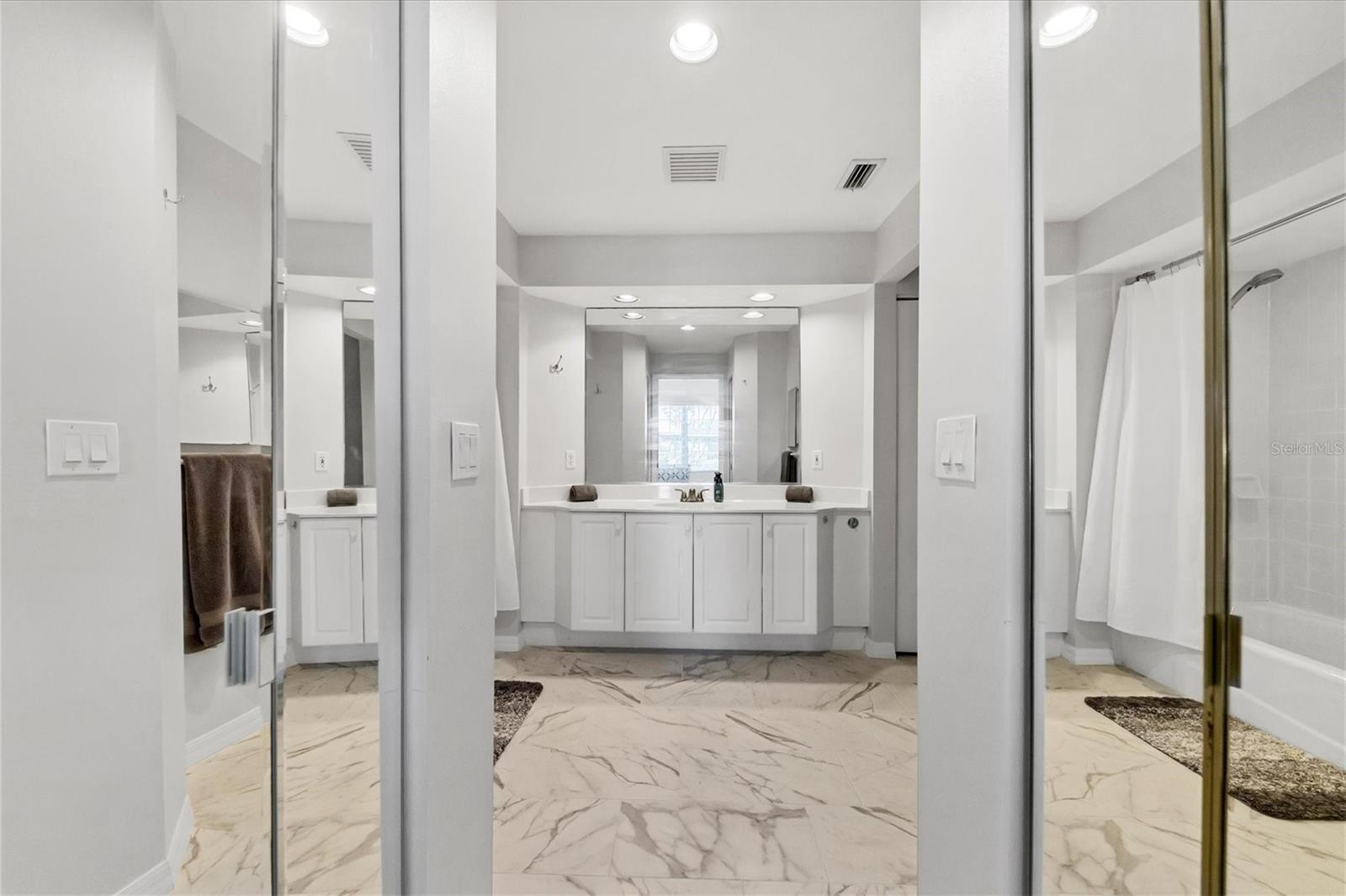 3706 54TH DR W #102, BRADENTON, FL, 34210