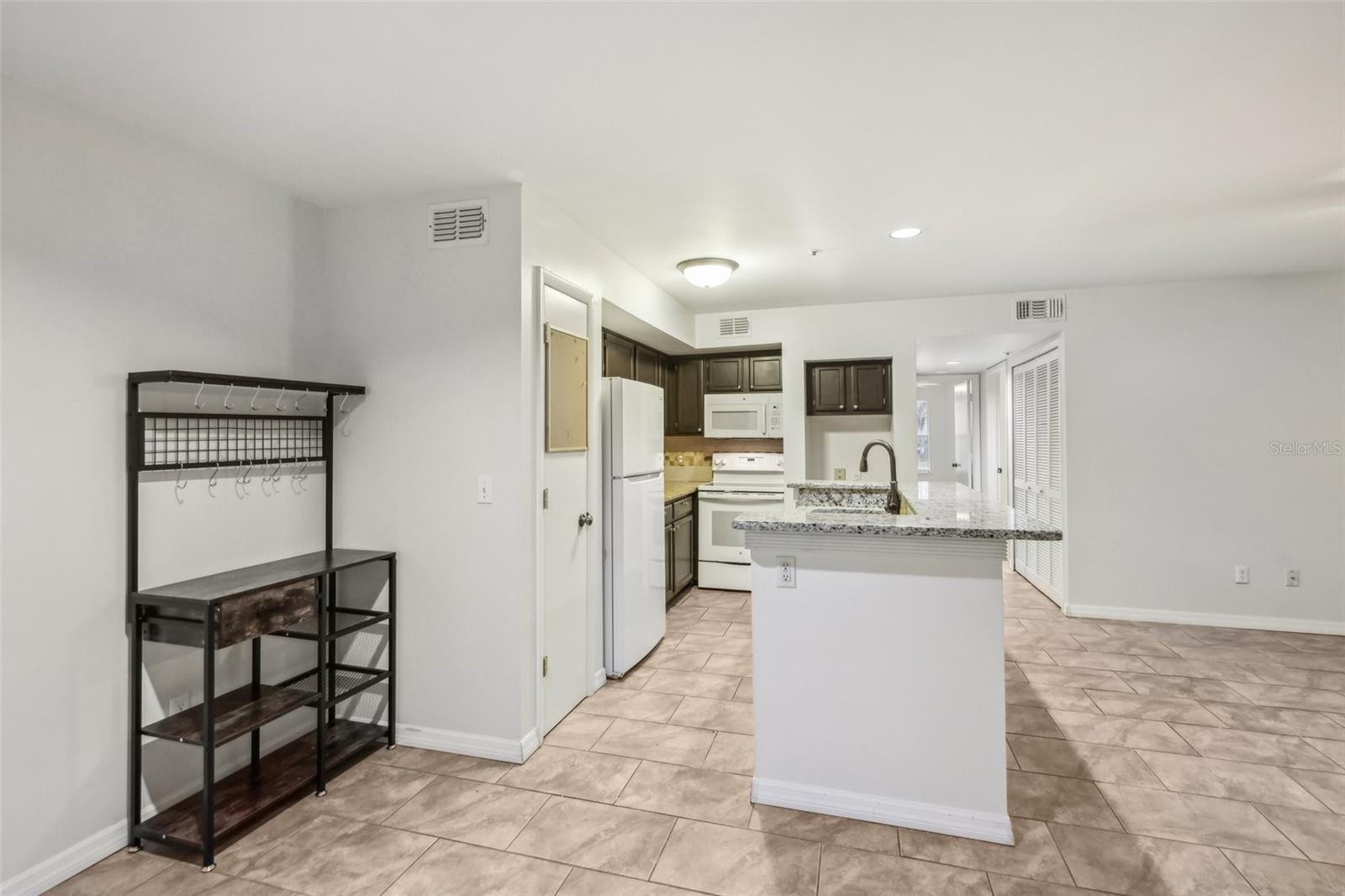 490 N PIN OAK PL #112, LONGWOOD, FL, 32779