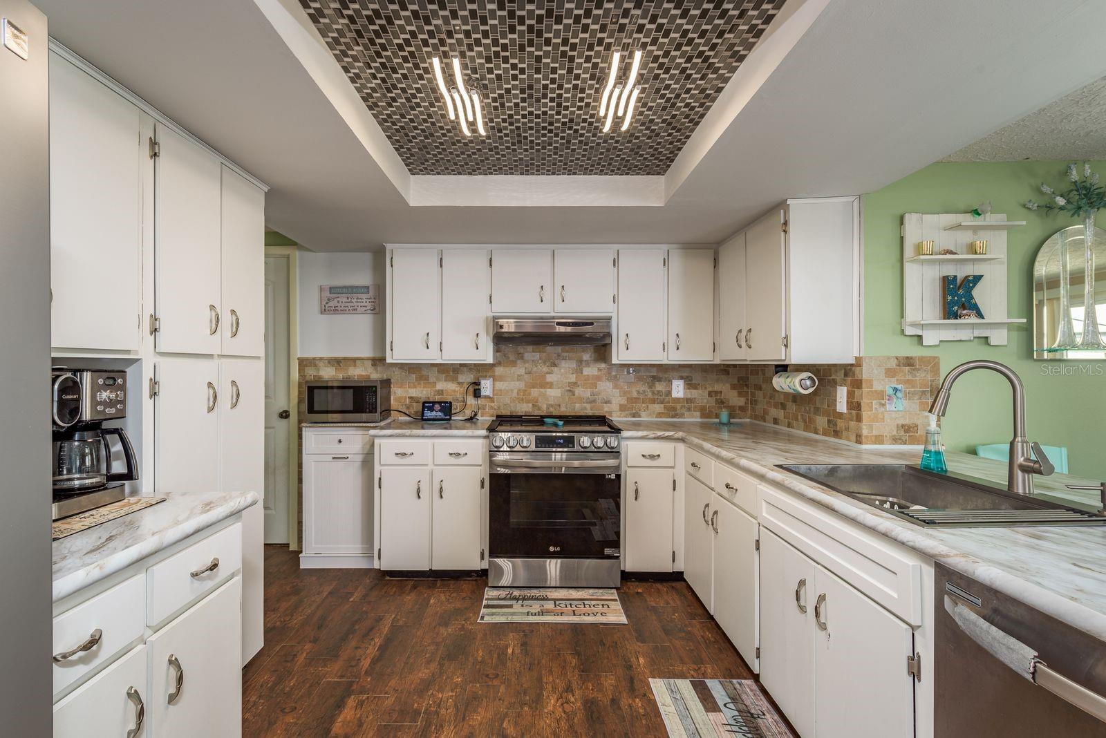 6831 GREENWICH AVE, NEW PORT RICHEY, FL, 34653