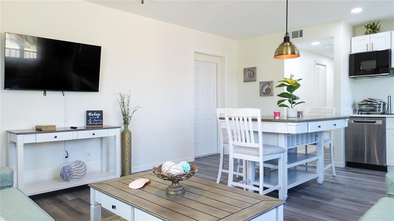 9921 GULF BLVD, TREASURE ISLAND, FL, 33706