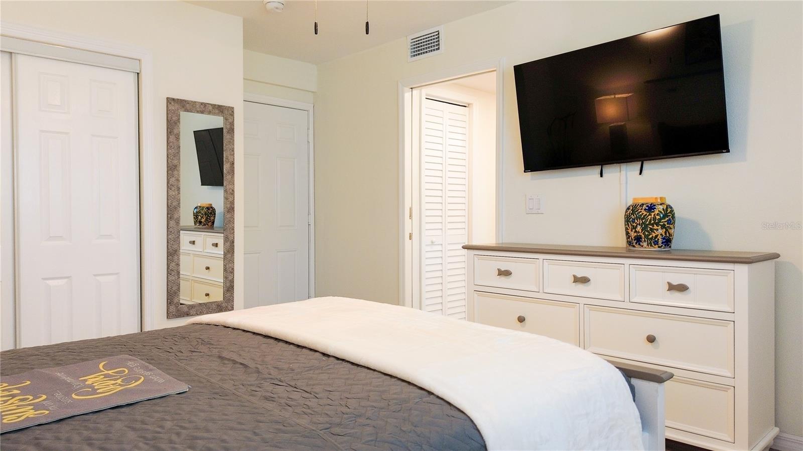 9921 GULF BLVD, TREASURE ISLAND, FL, 33706