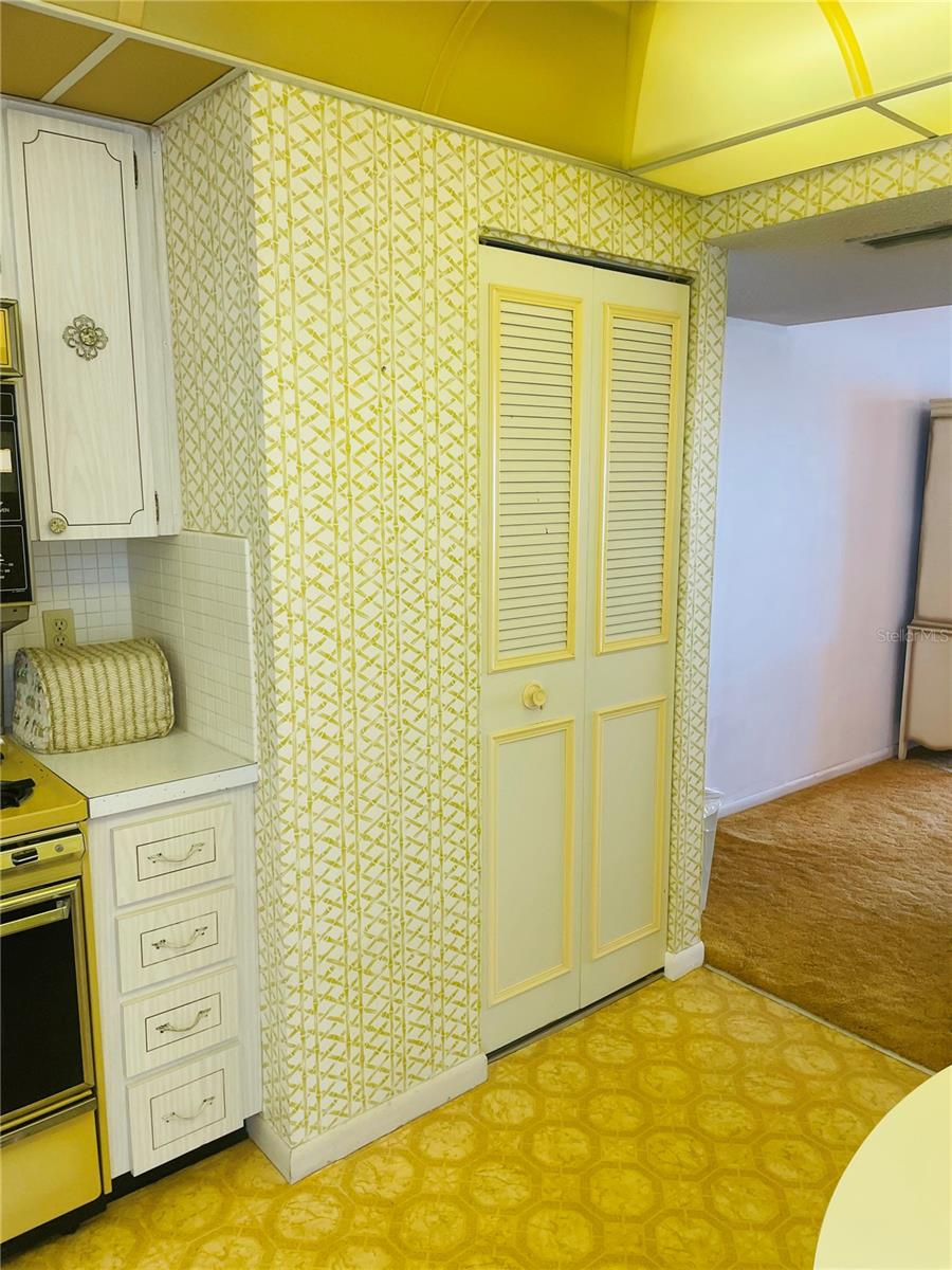 6020 SHORE BLVD S #903, GULFPORT, FL, 33707