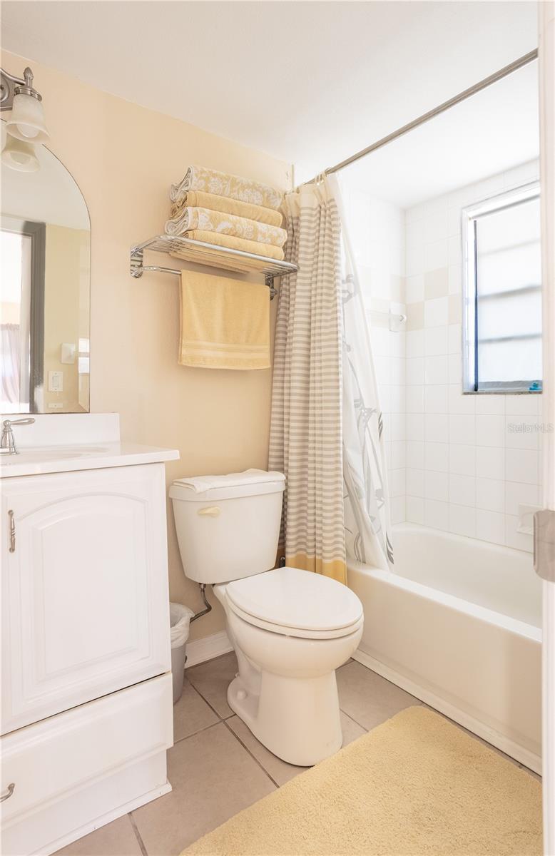 510 AIRPORT AVE E #2C, VENICE, FL, 34285