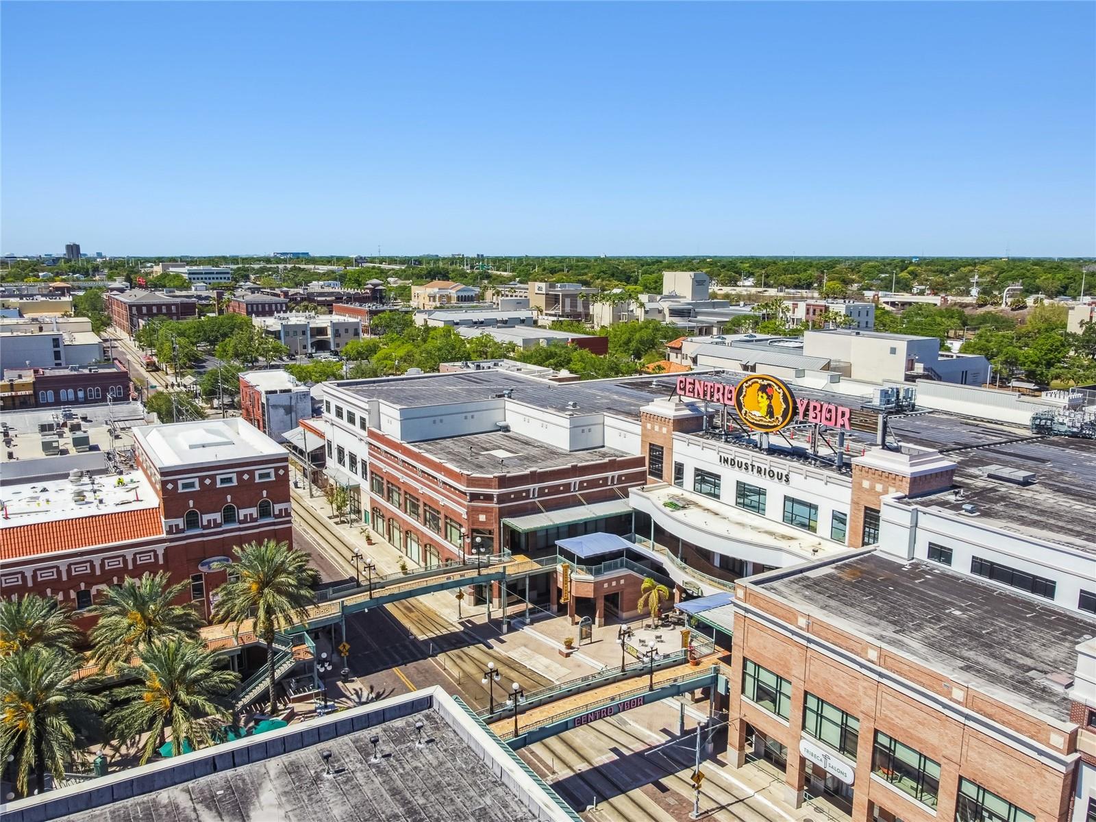 2011 STUART ST, TAMPA, FL, 33605