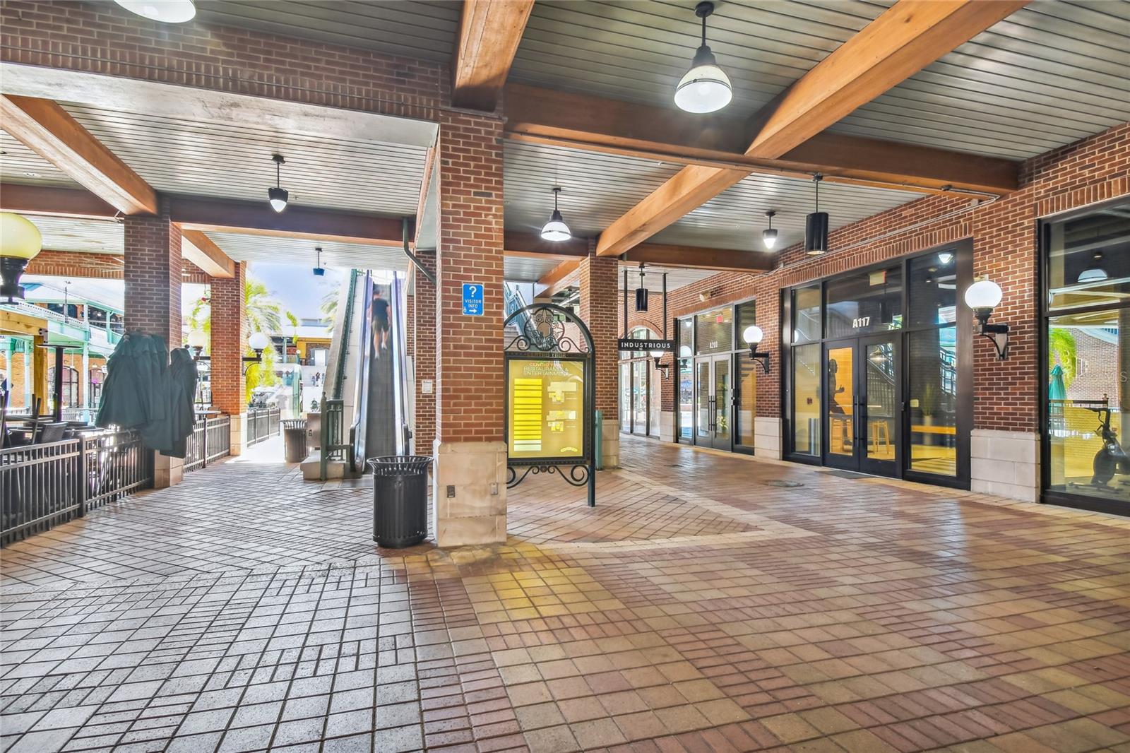 2011 STUART ST, TAMPA, FL, 33605