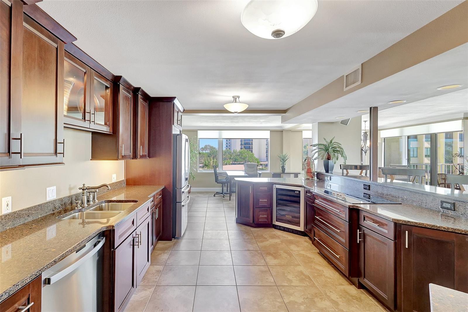 736 ISLAND WAY #303, CLEARWATER BEACH, FL, 33767