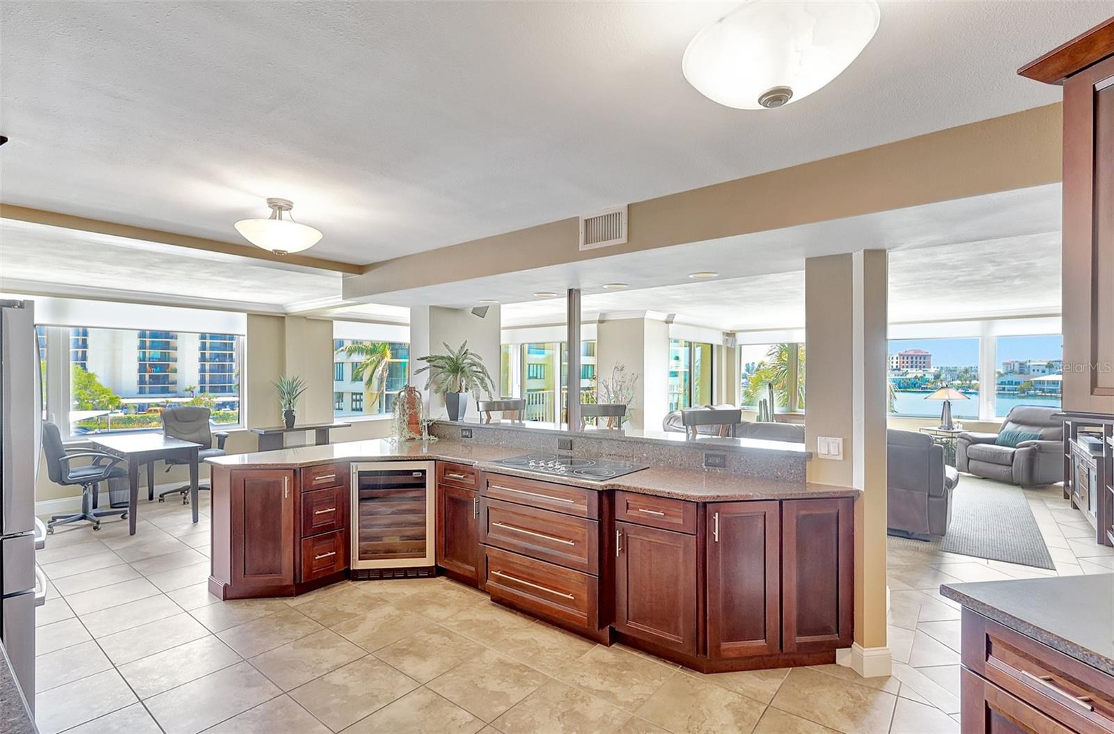 736 ISLAND WAY #303, CLEARWATER BEACH, FL, 33767